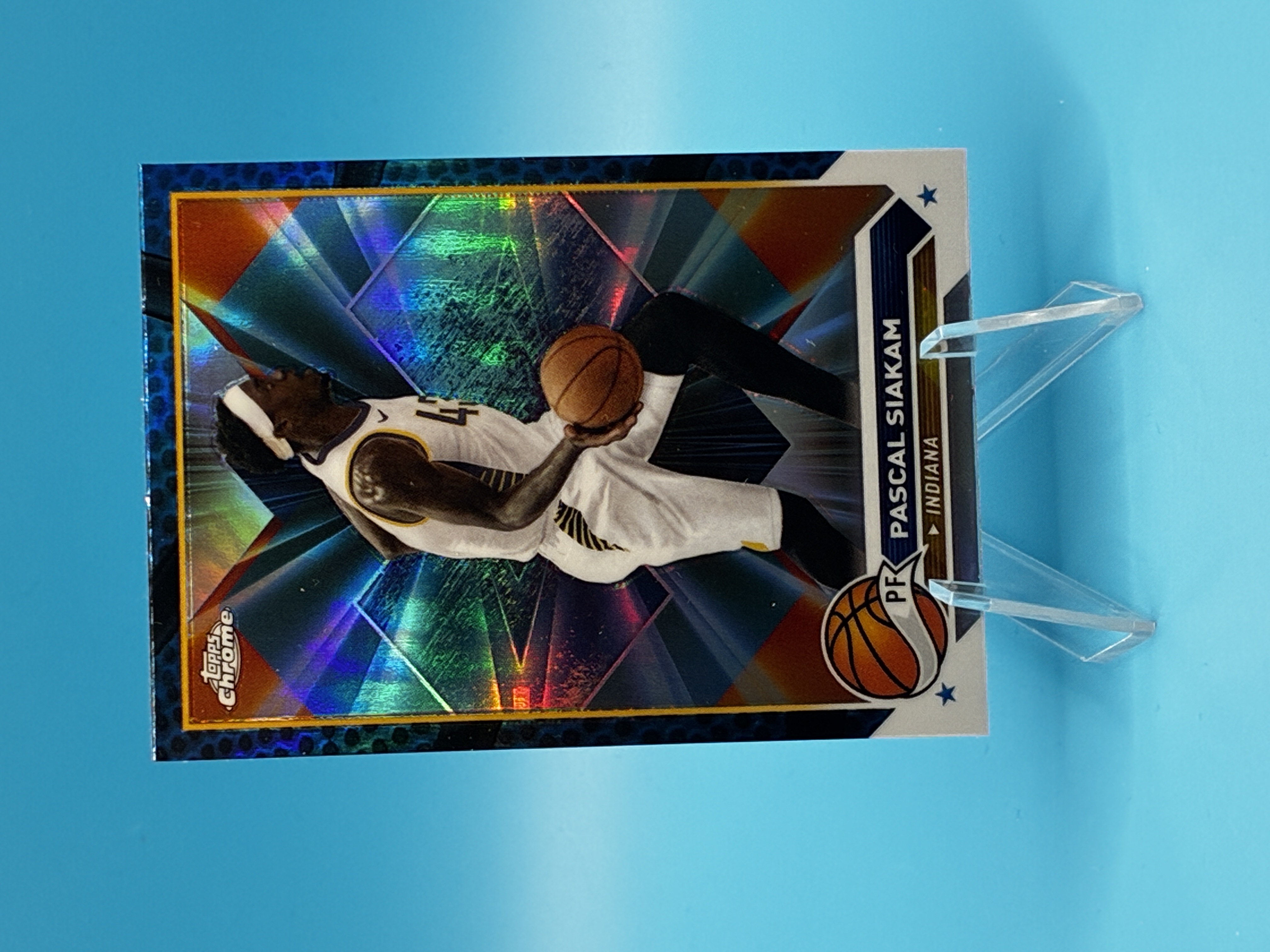 2023/2024 Topps Chrome Pascal Siakam Blue Refractor #29 Indiana Pacers – Vorderseite