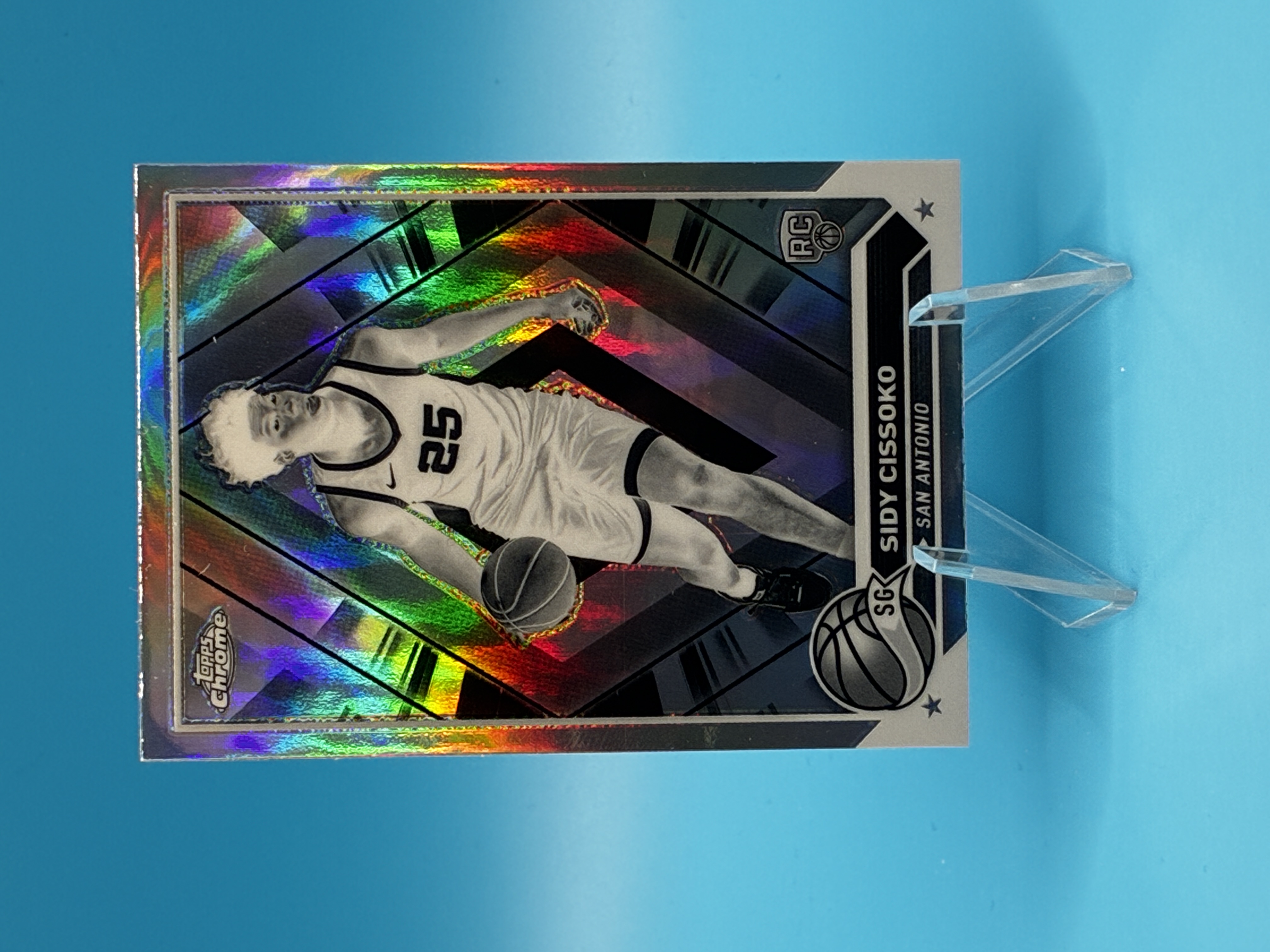 2023/2024 Topps Chrome Sidy Cissoko Negative Refractor #57 San Antonio Spurs – Vorderseite