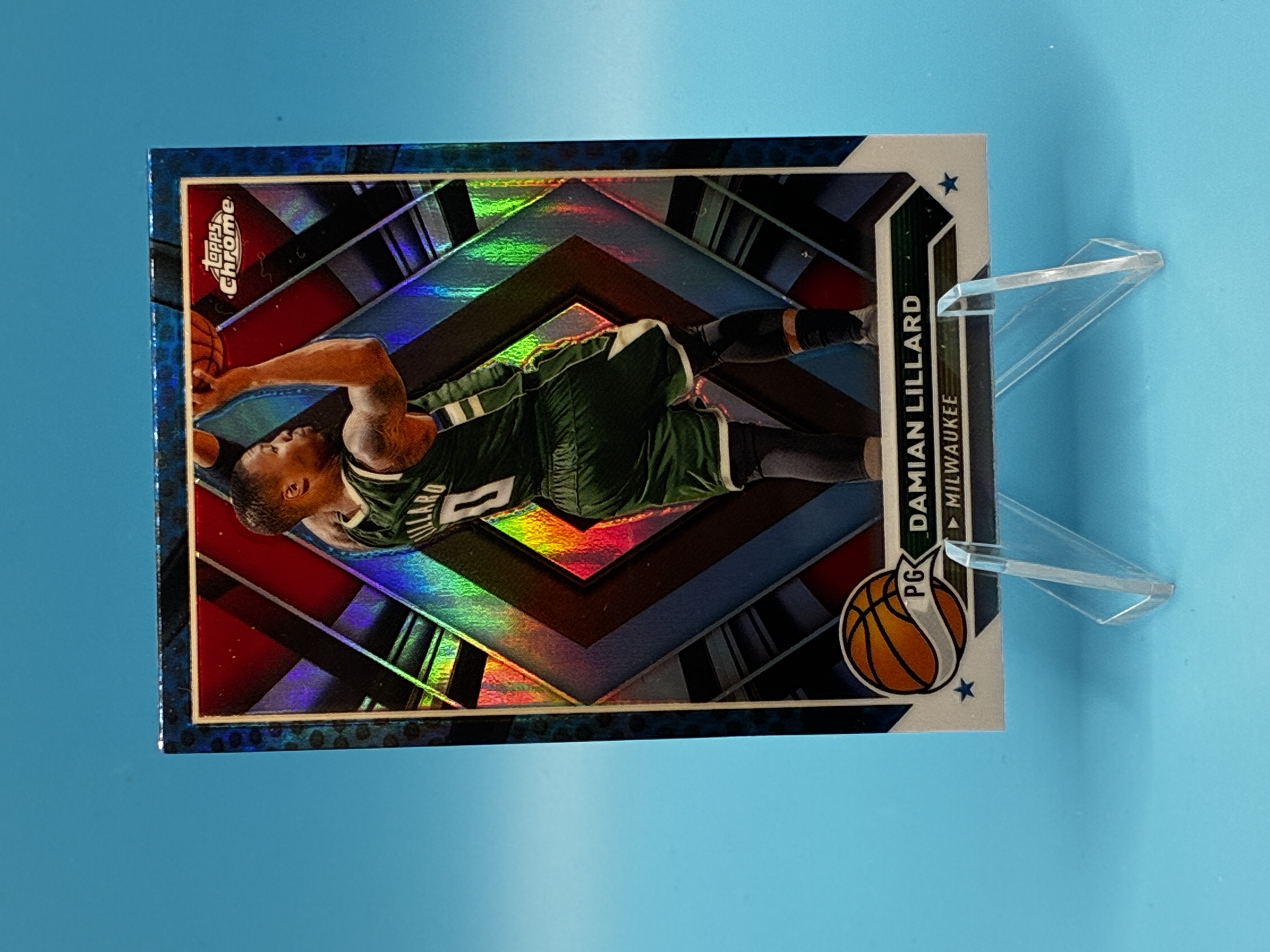 2023/2024 Topps Chrome Damian Lillard Blue Refractor #132 Milwaukee Bucks – Vorderseite
