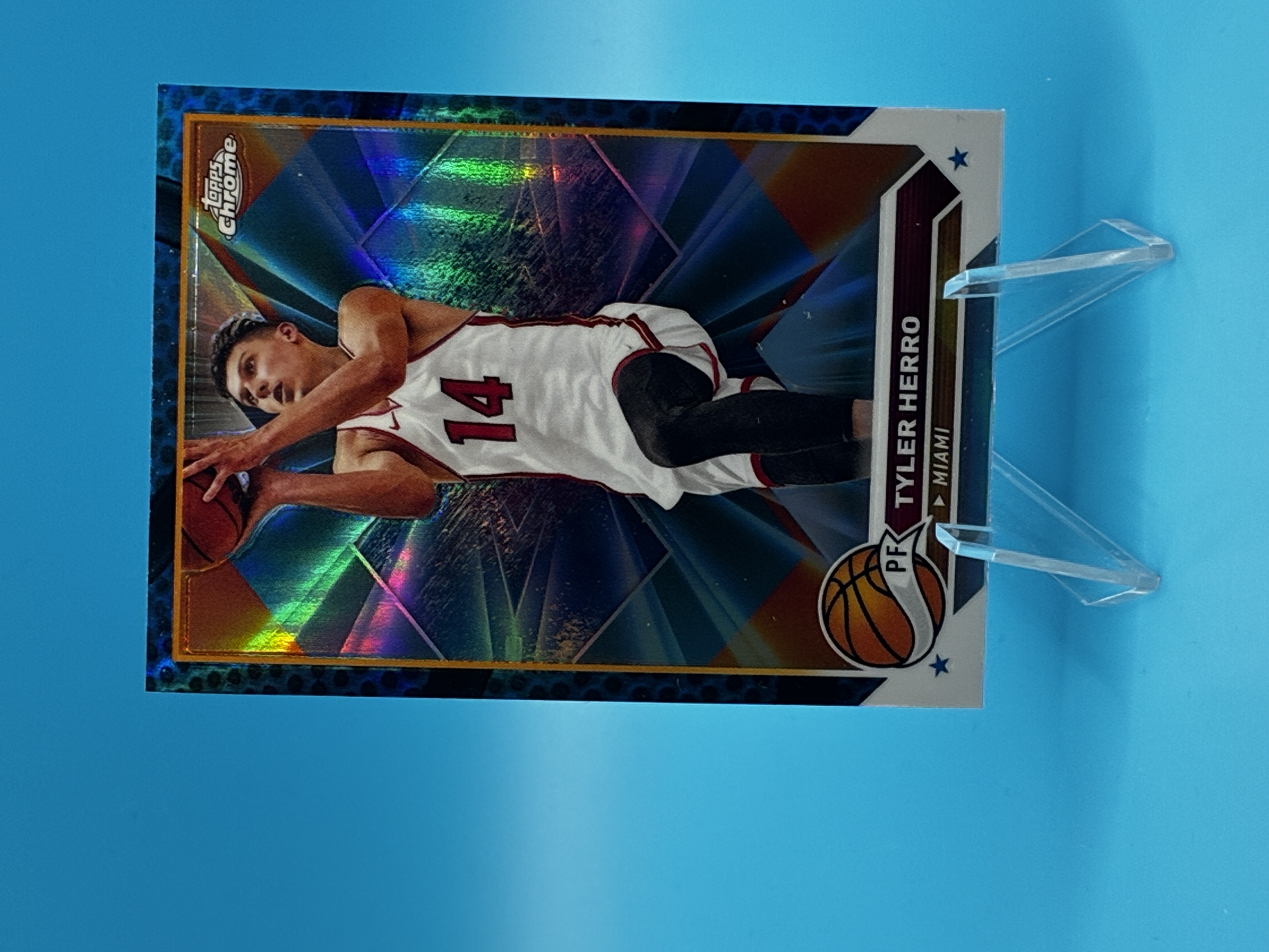 2023/2024 Topps Chrome Tyler Herro Blue Refractor #14 Miami Heat – Vorderseite