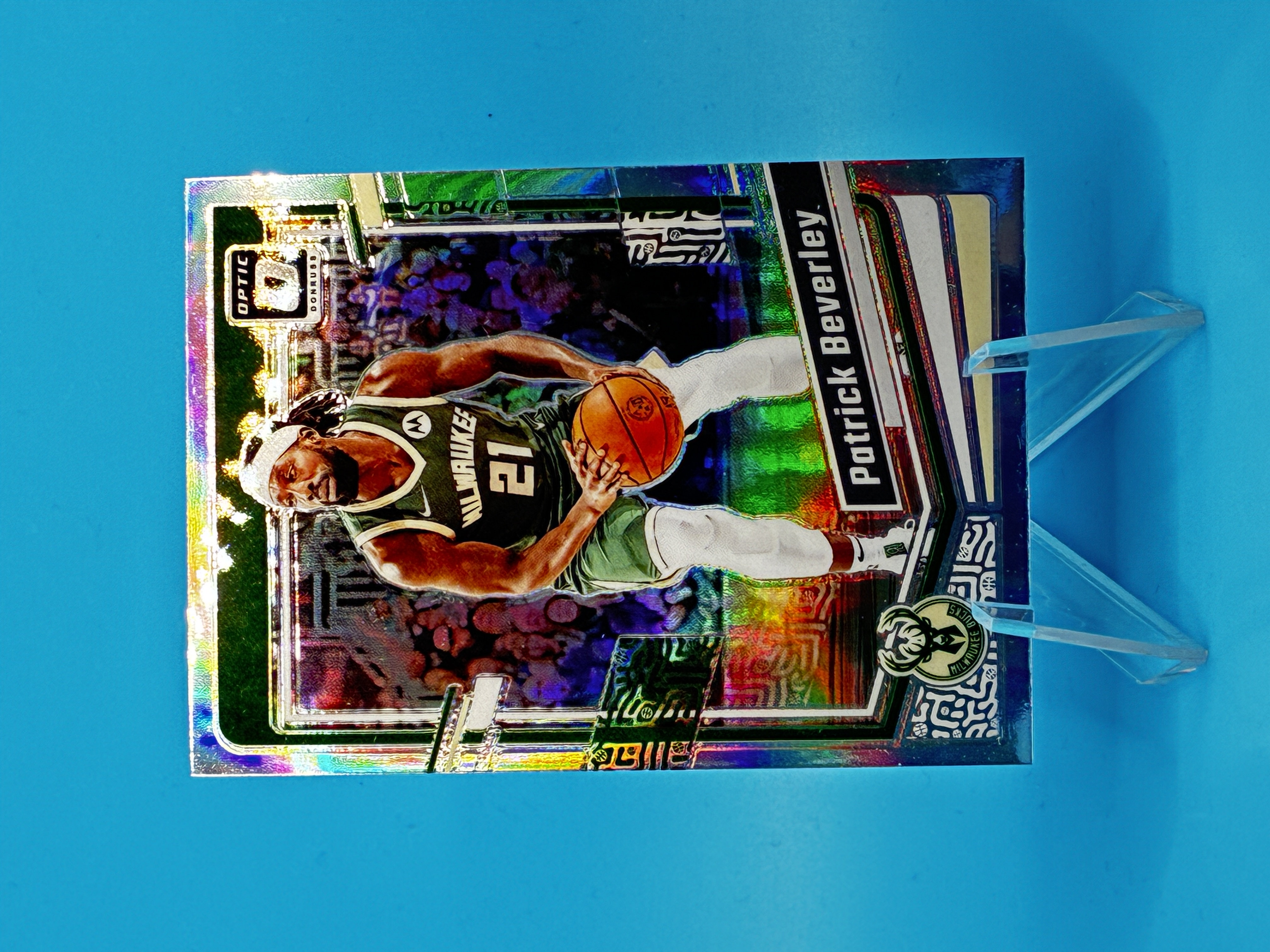 2023/2024 Panini Donruss Optic Patrick Beverley Holo #168 Milwaukee Bucks – Vorderseite