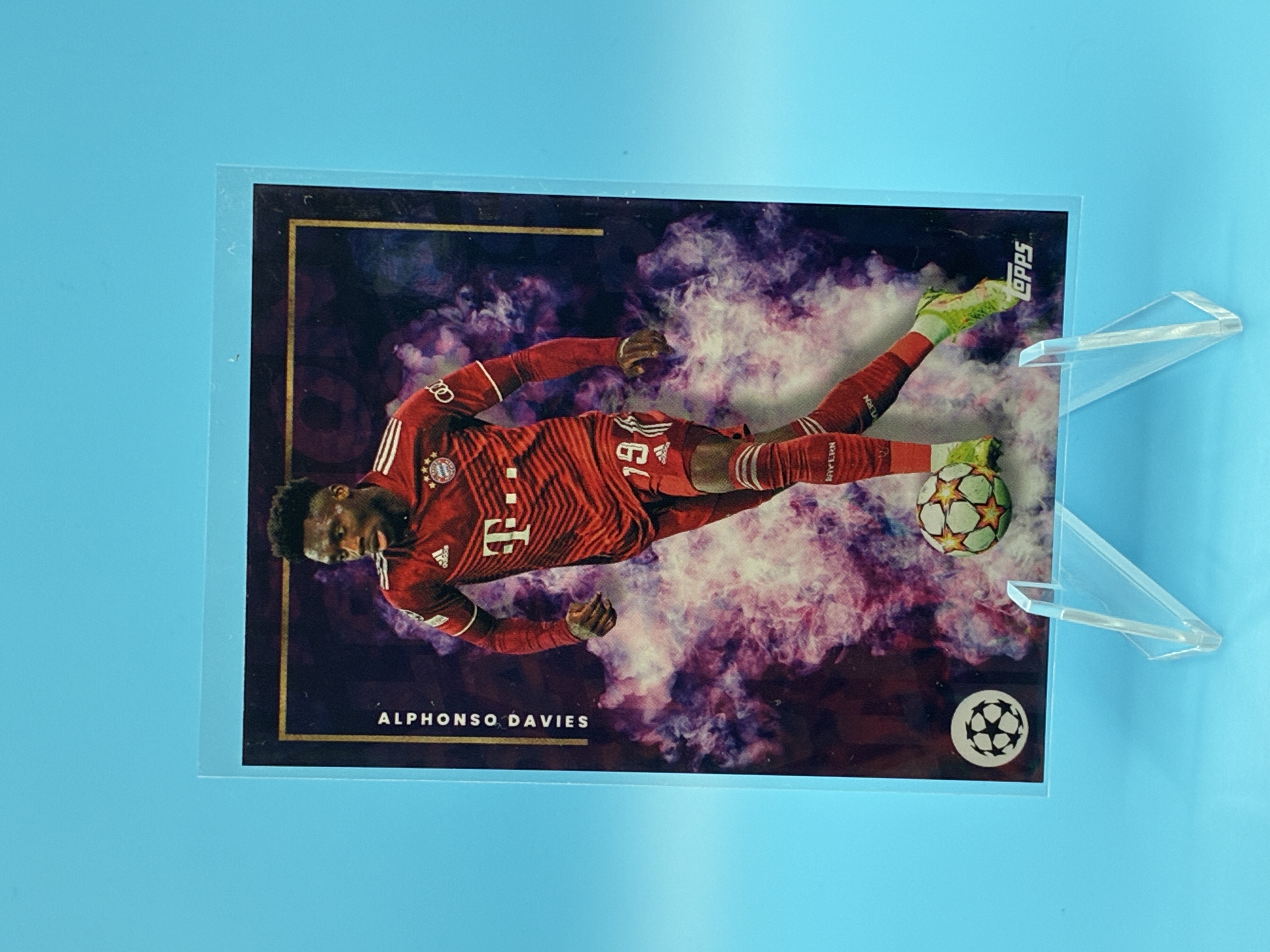 2022 Topps Mourinho Alphonso Davies UCL FC Bayern München – Vorderseite
