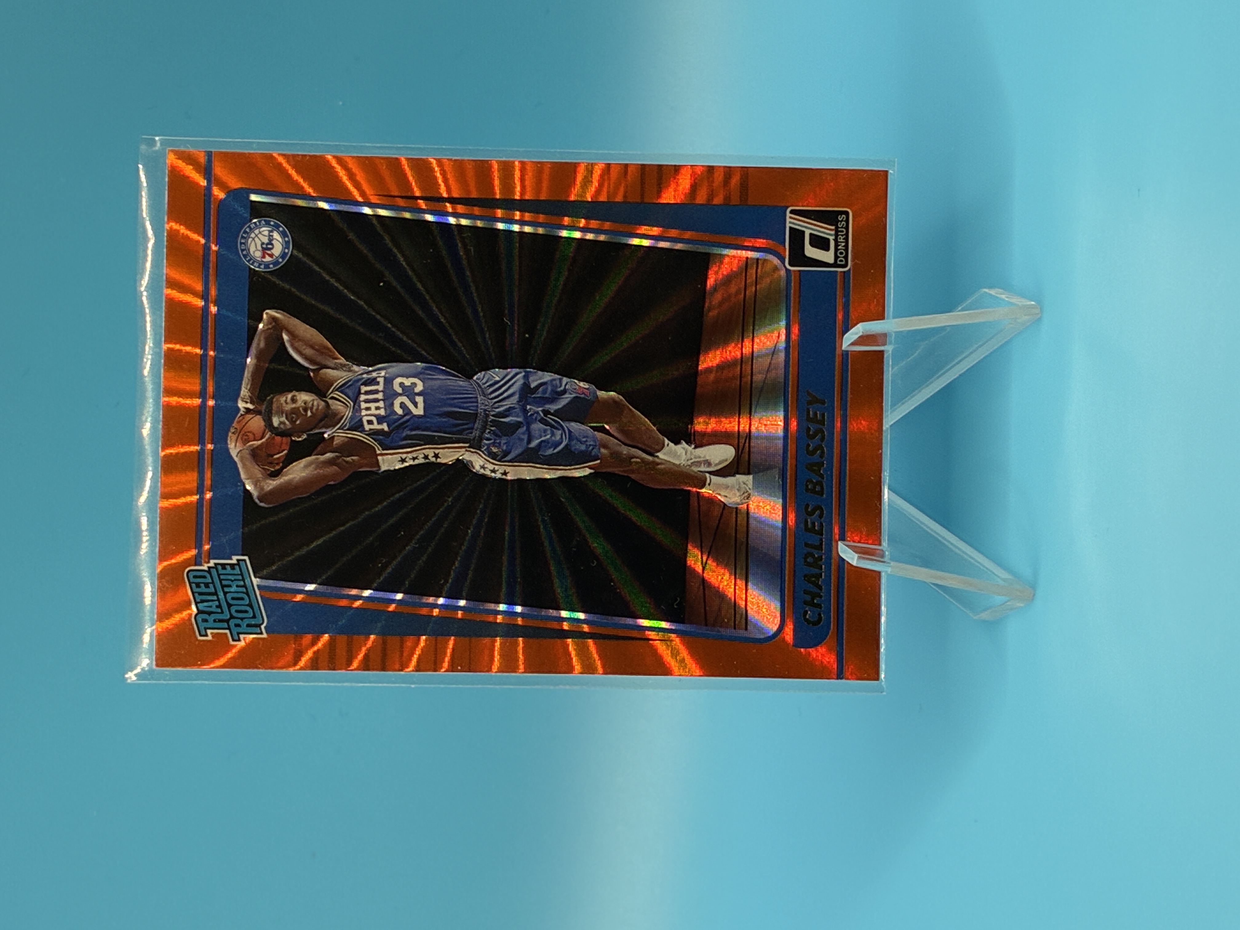 2021/2022 Panini Donruss Charles Bassey Orange Laser #213 Philadelphia 76ers – Vorderseite