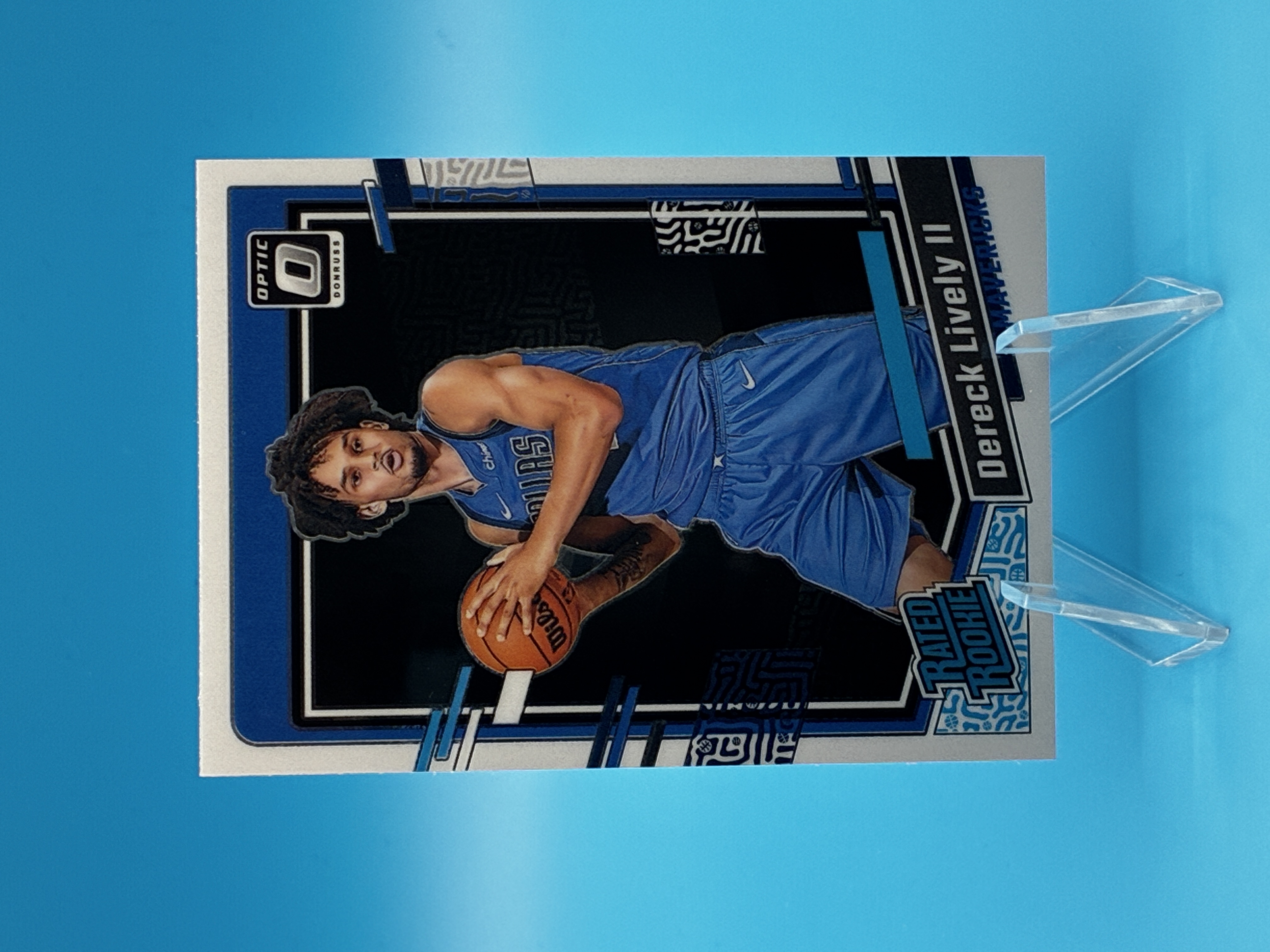 2023/2024 Panini Optic Derek Lively II Rated Rookie #245 Dallas Mavericks – Vorderseite
