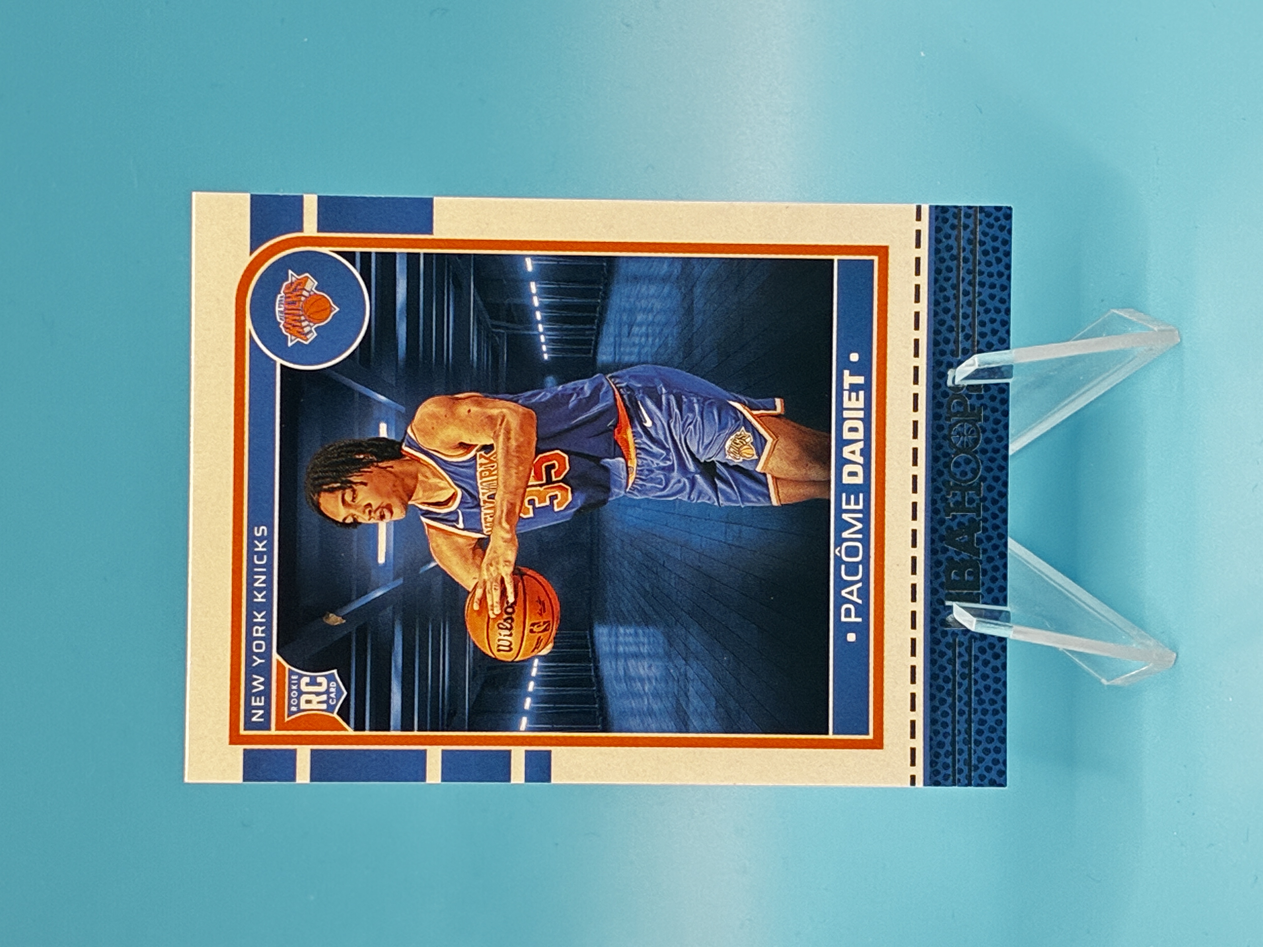 2024/2025 Panini Hoops Pacôme Dadiet #255 New York Knicks – Vorderseite
