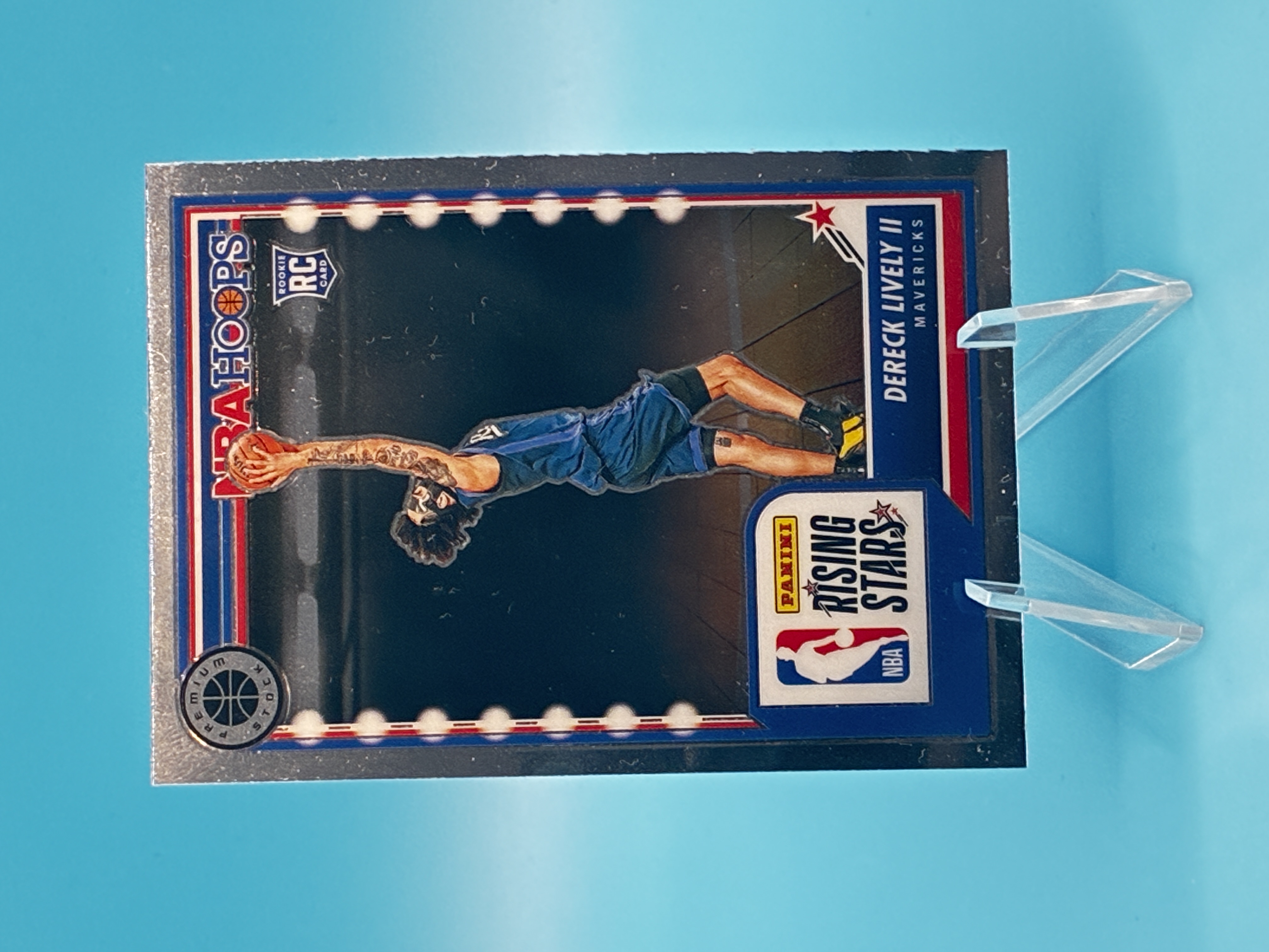 2023/2024 Panini Premium Stock Basketball Dereck Lively II Rising Stars #291 Dallas Mavericks – Vorderseite