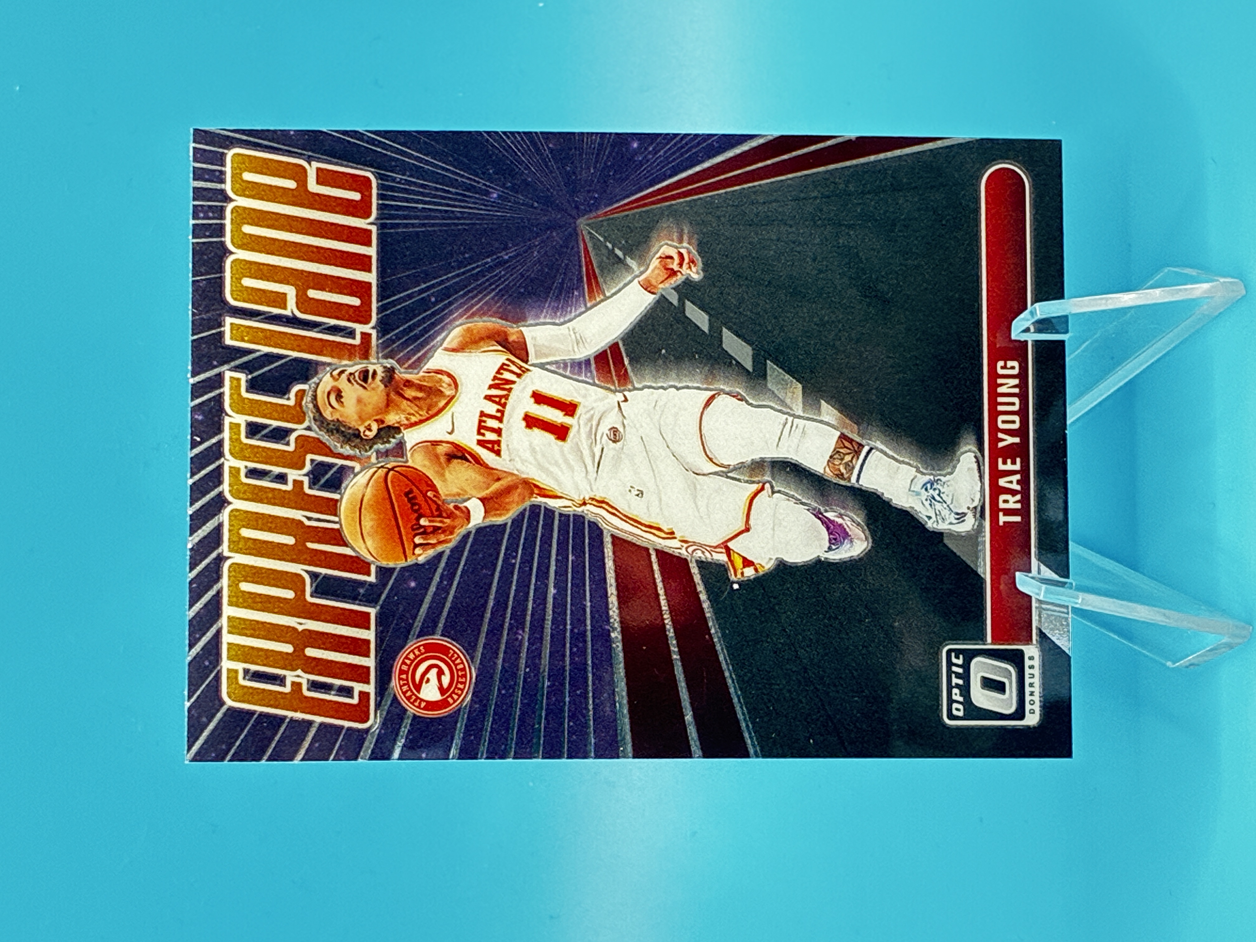 2023/2024 Panini Optic Trae Young Express Lane #22 Atlanta Hawks – Vorderseite
