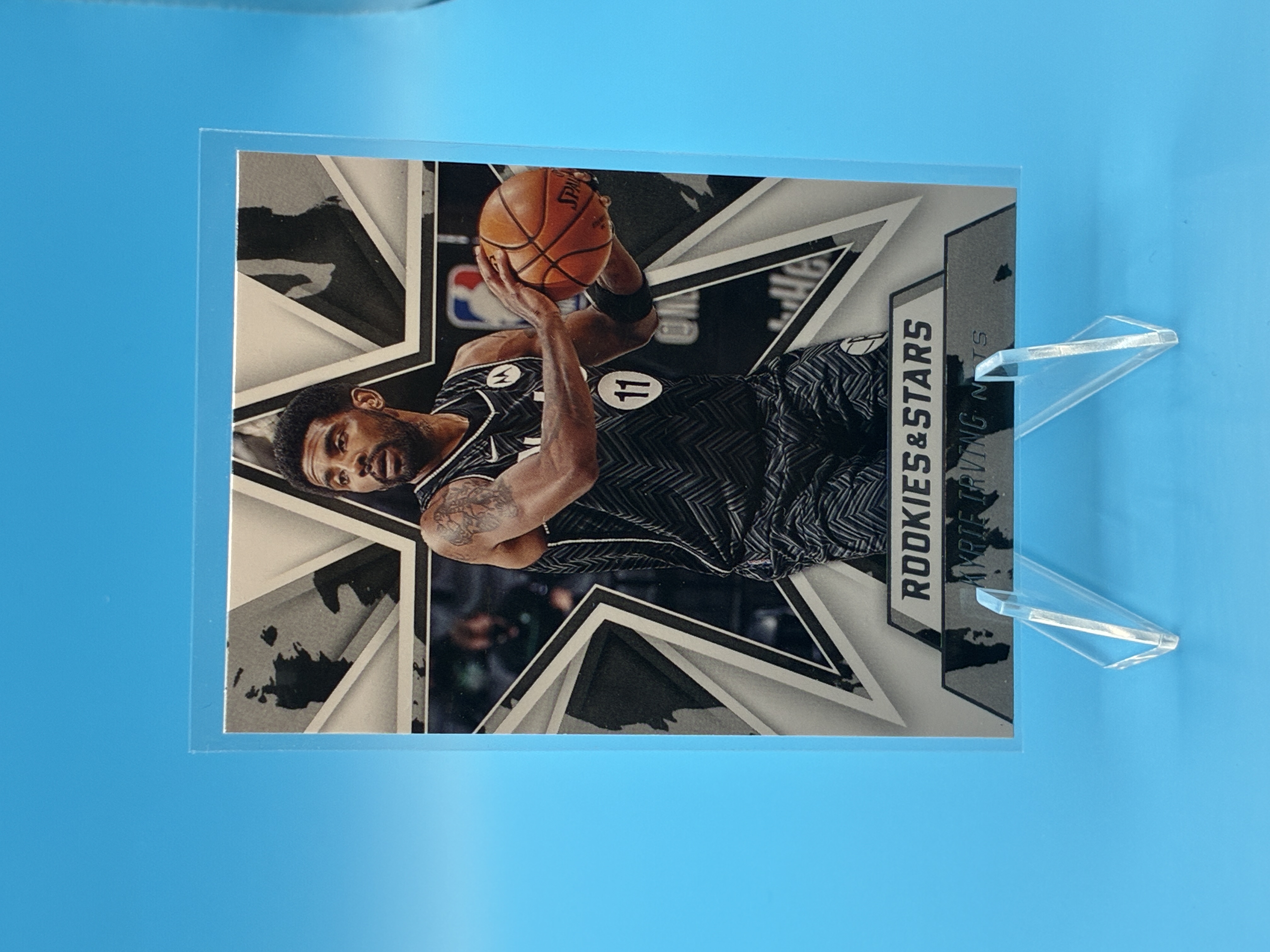 2020/2021 Panini Chronicles Kyrie Irving Rookies & Stars #651 Brooklyn Nets – Vorderseite