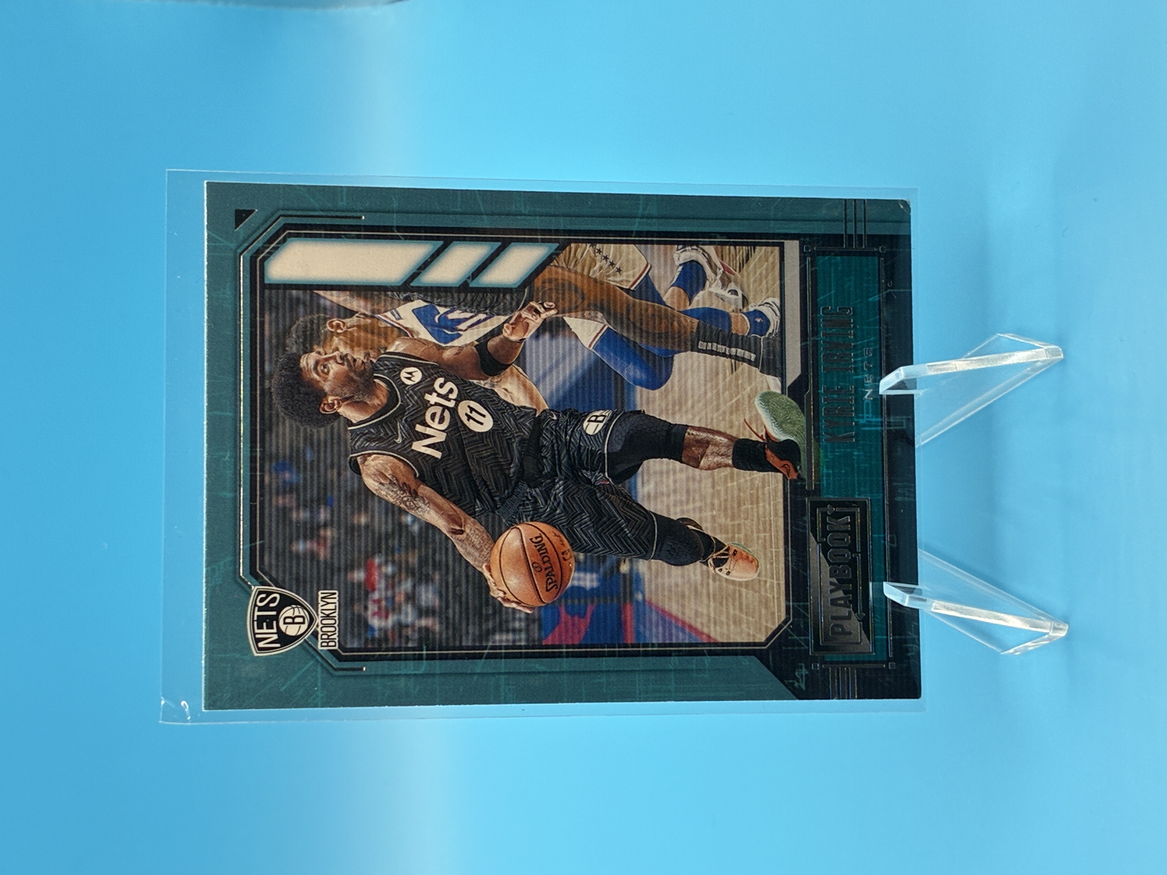2020/2021 Panini Chronicles Playbook Kyrie Irving #189 Brooklyn Nets – Vorderseite