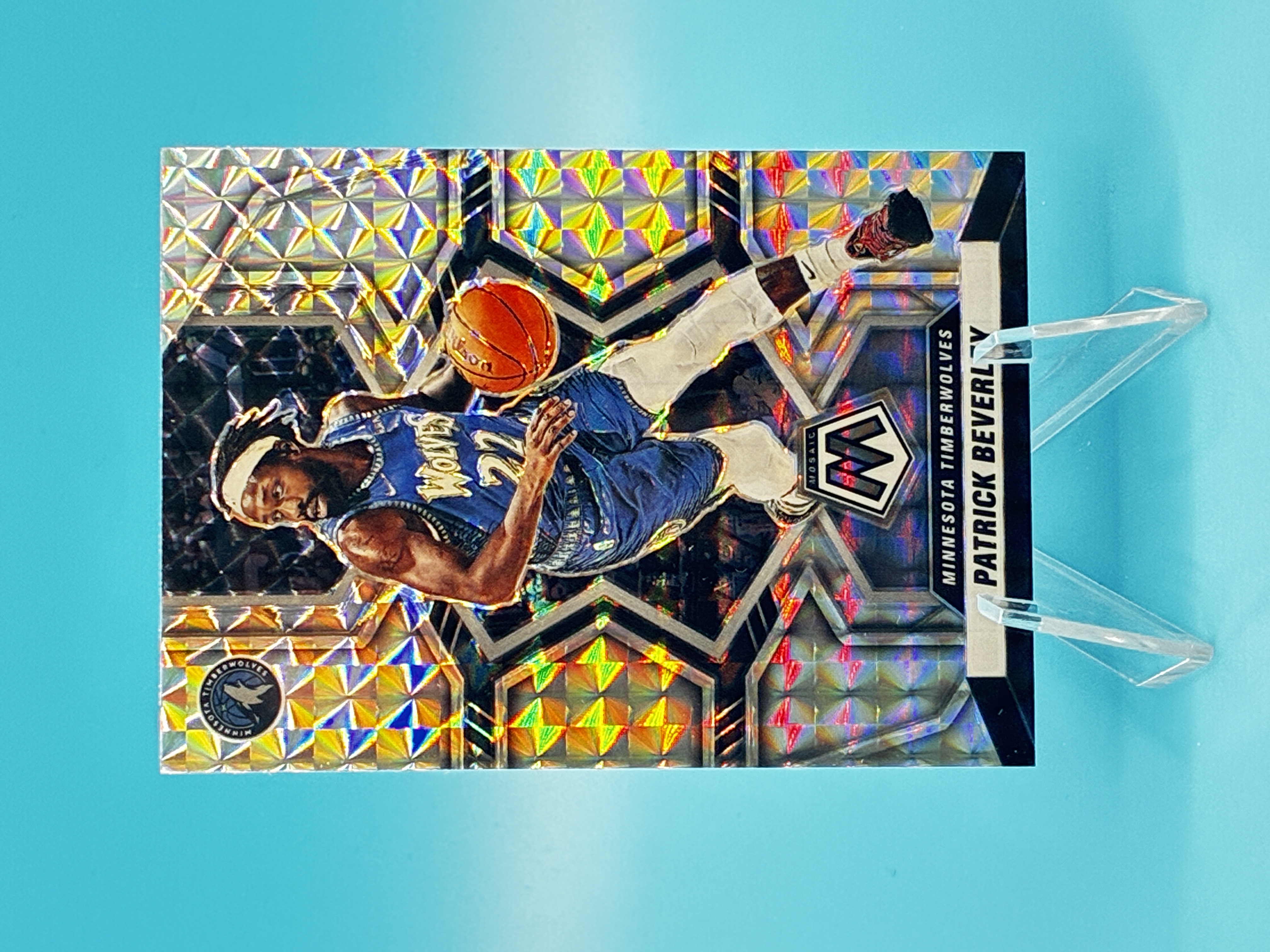 2021/2022 Panini Mosaic Patrick Beverley Prizm #30 Minnesota Timberwolves – Vorderseite
