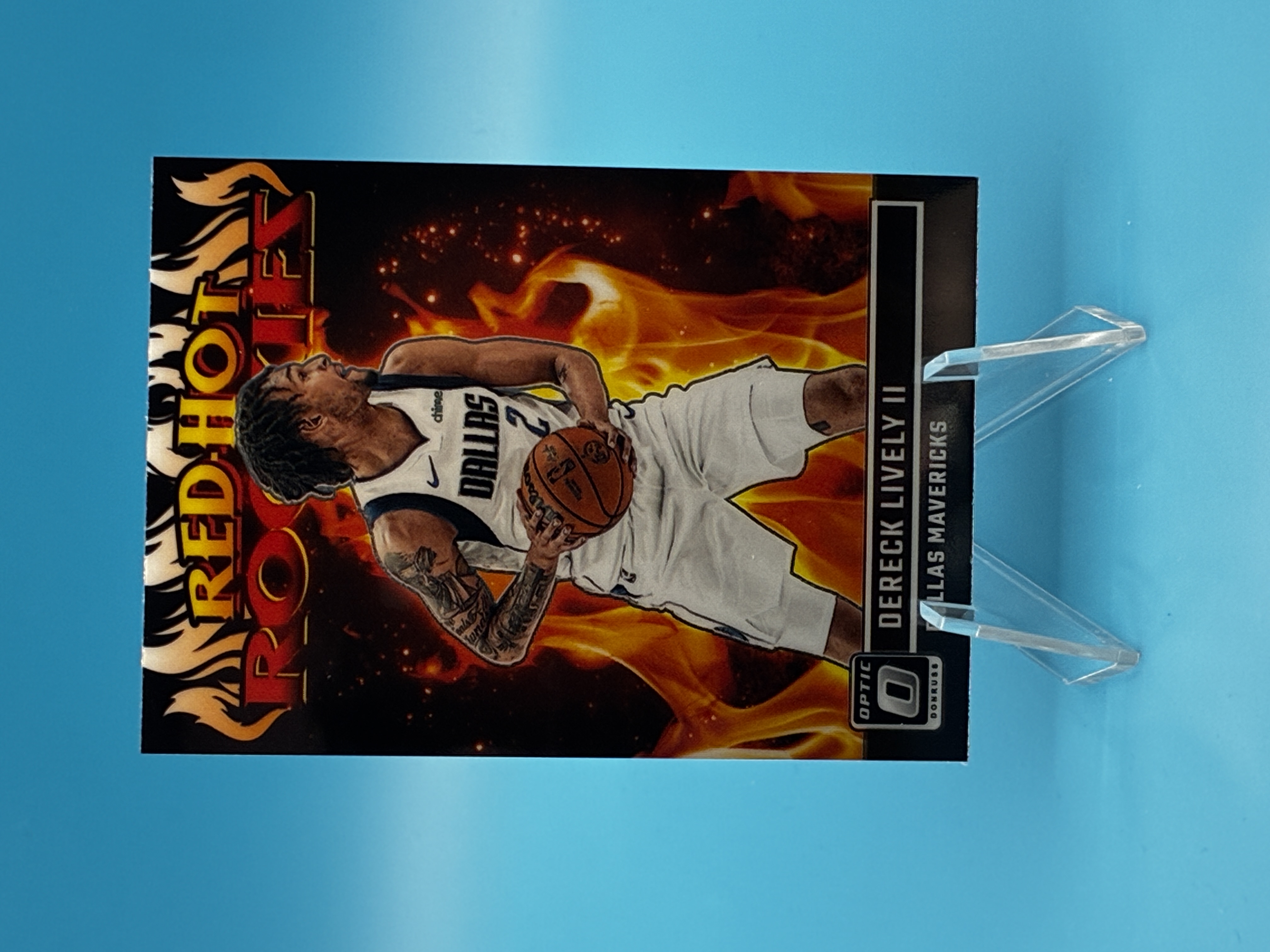 2023/2024 Panini Donruss Optic Dereck Lively II Red Hot Rookies #15 Dallas Mavericks – Vorderseite