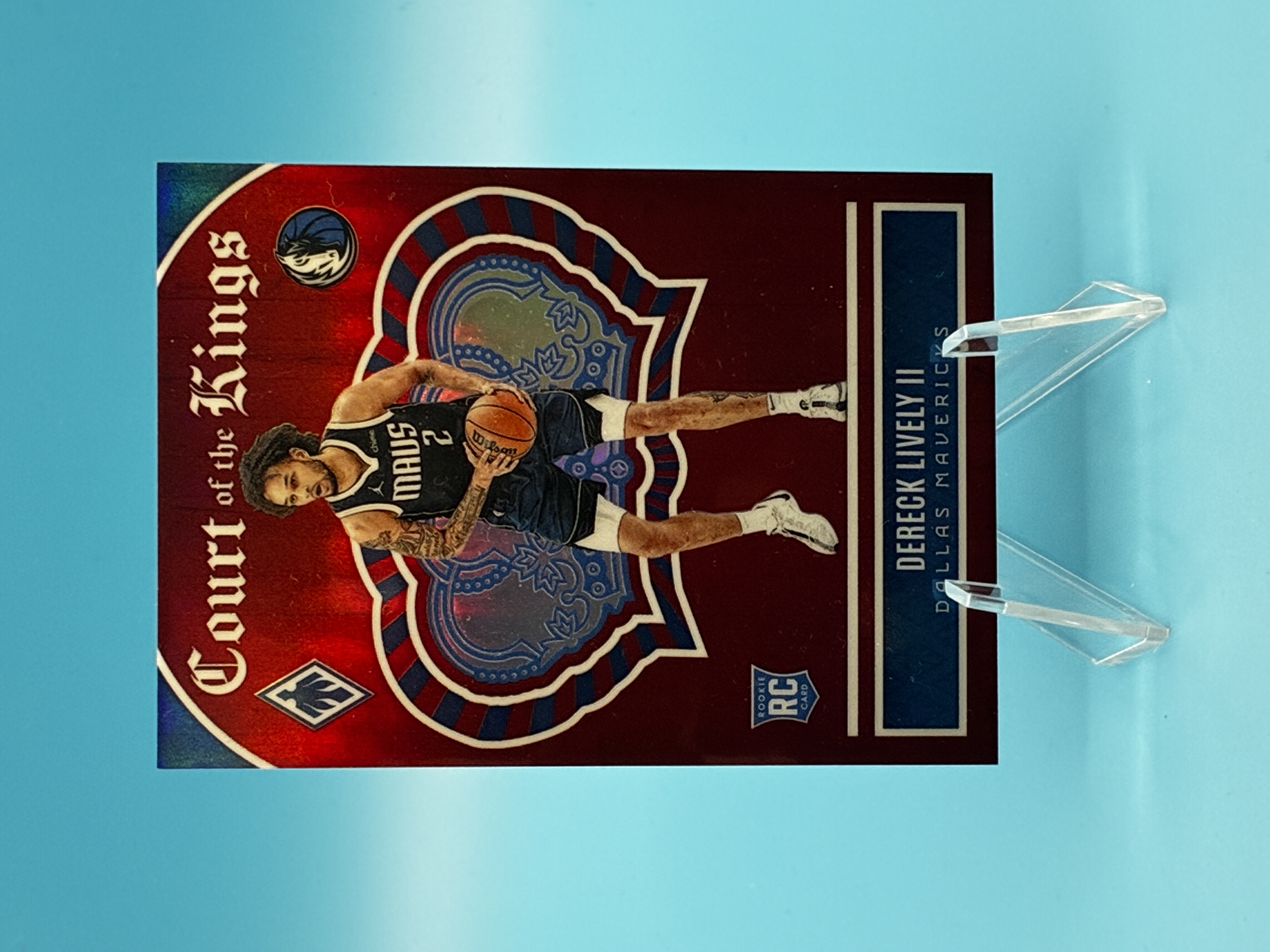2023/2024 Panini Phoenix Dereck Lively II Red Court of the Kings 072/125 #22 Dallas Mavericks – Vorderseite