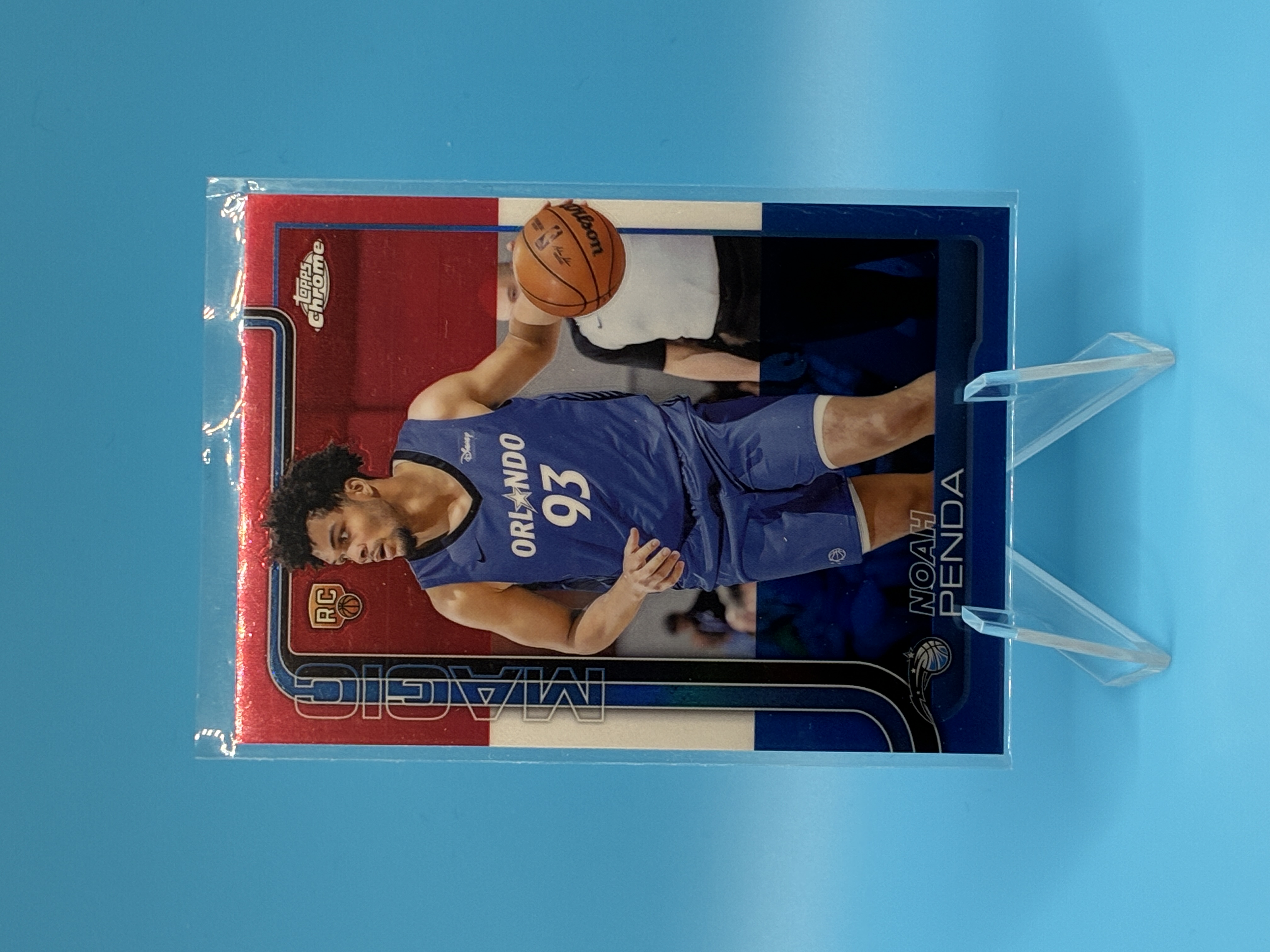 2025 Topps Chrome Noah Penda Red White Blue #282 Orlando Magic – Vorderseite