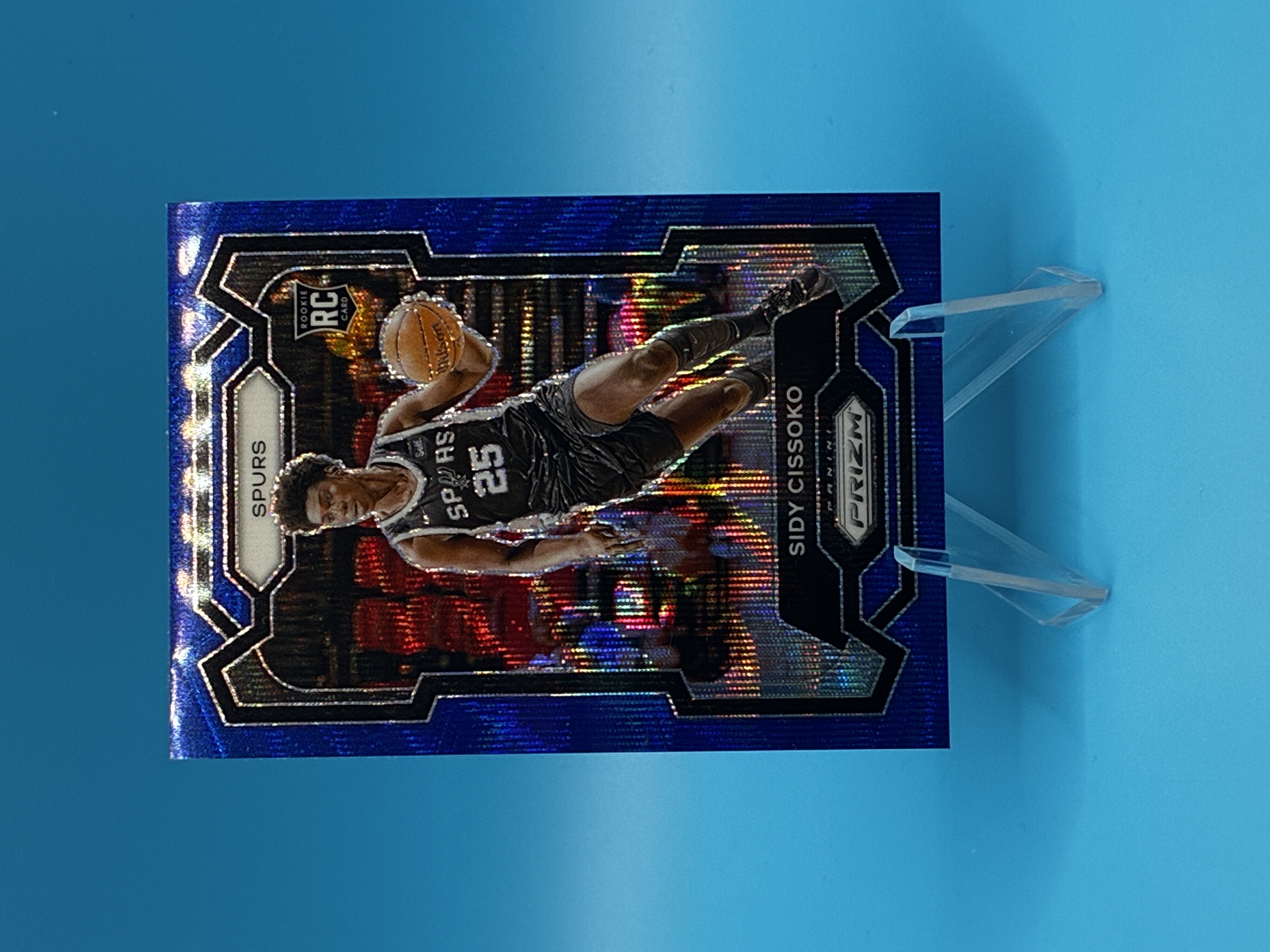 2023/2024 Panini Prizm Sidy Cissoko Blue Prizm #173 San Antonio Spurs – Vorderseite