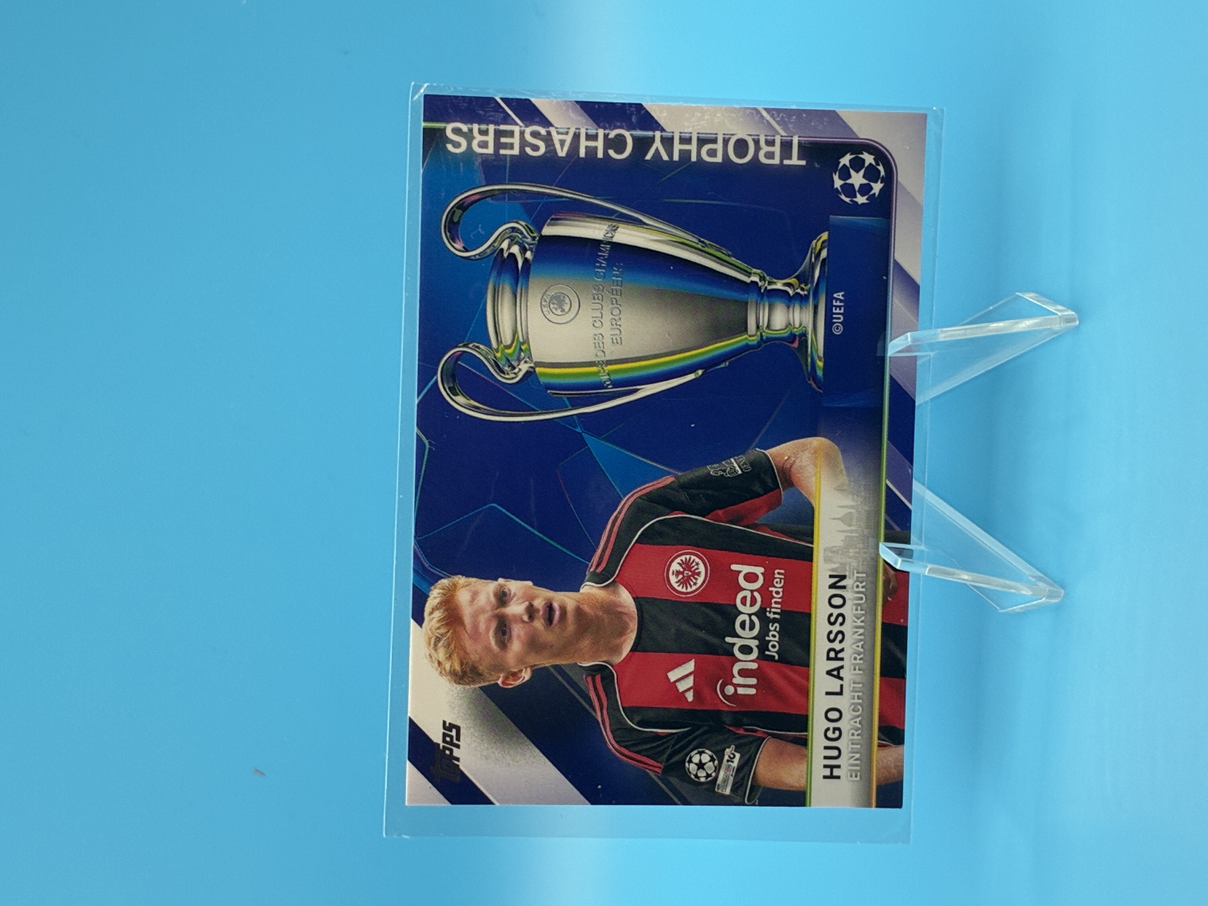 2025/2026 Topps UEFA Club Competitions Hugo Larsson #TC-16 Eintracht Frankfurt – Vorderseite