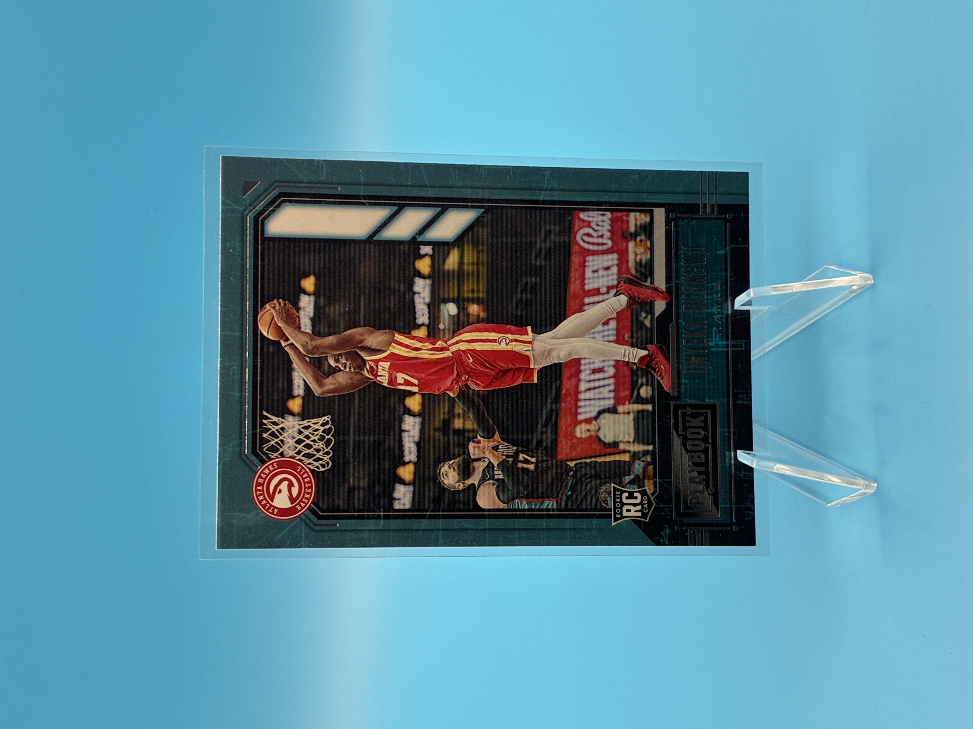 2020/2021 Panini Chronicles Playbook Onyeka Okongwu #171 Atlanta Hawks – Vorderseite