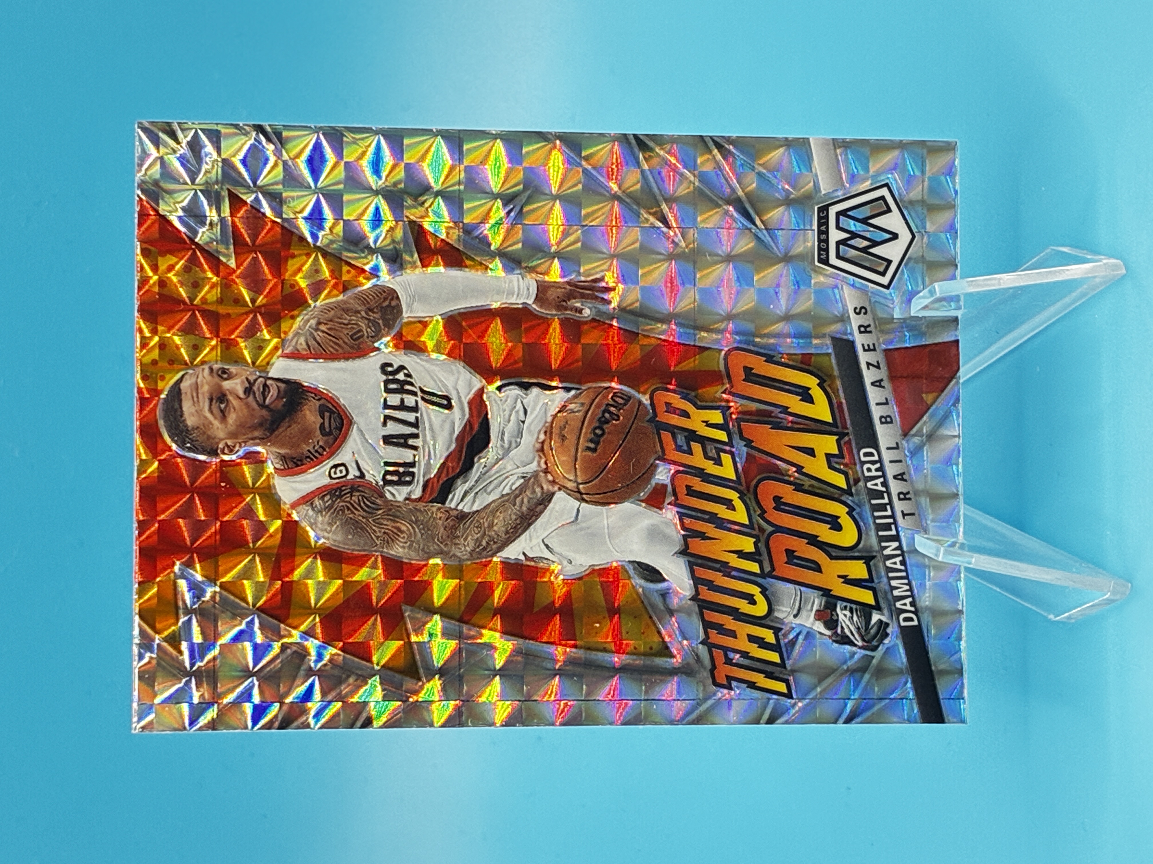 2022/2023 Panini Mosaic Damian Lillard Prizm Thunder Road #18 Portland Trail Blazers – Vorderseite