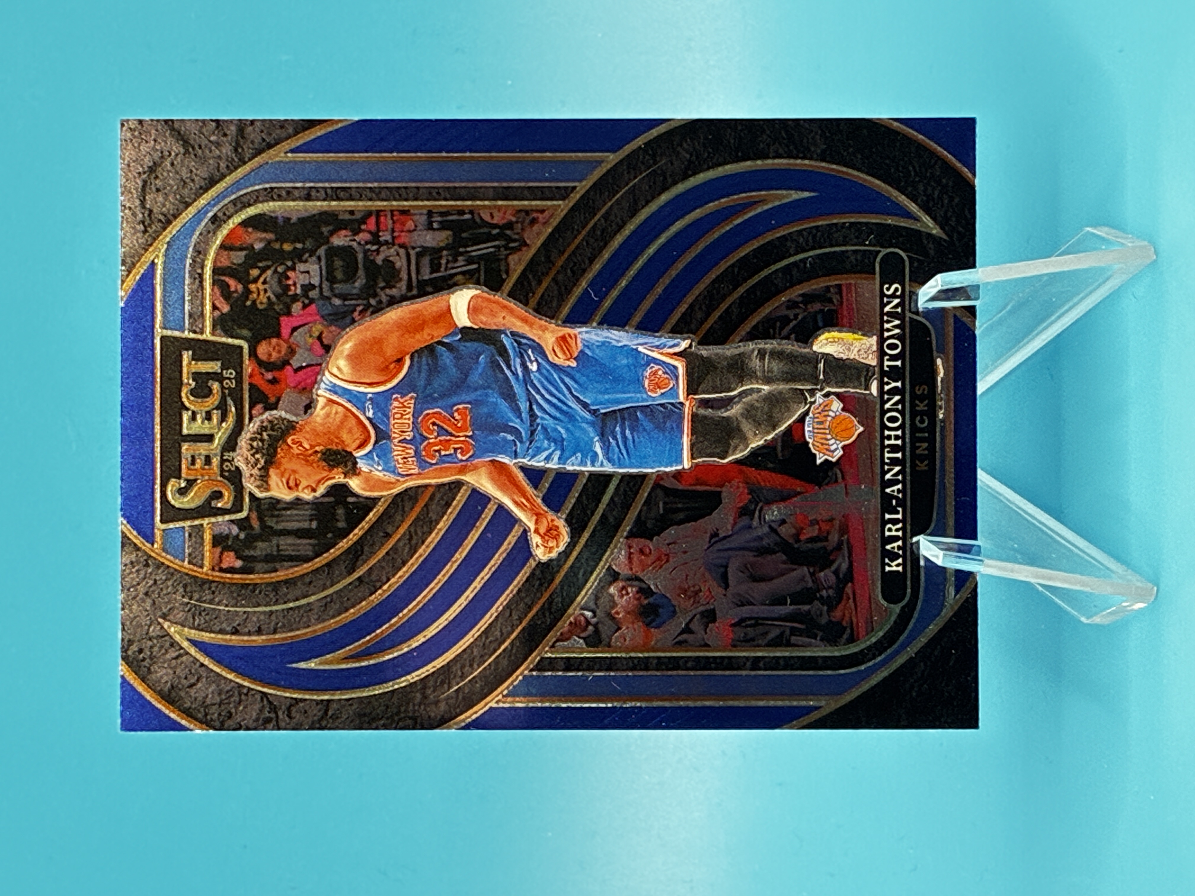 2024/2025 Panini Select Karl-Anthony Towns Blue Premier Level #114 New York Knicks – Vorderseite