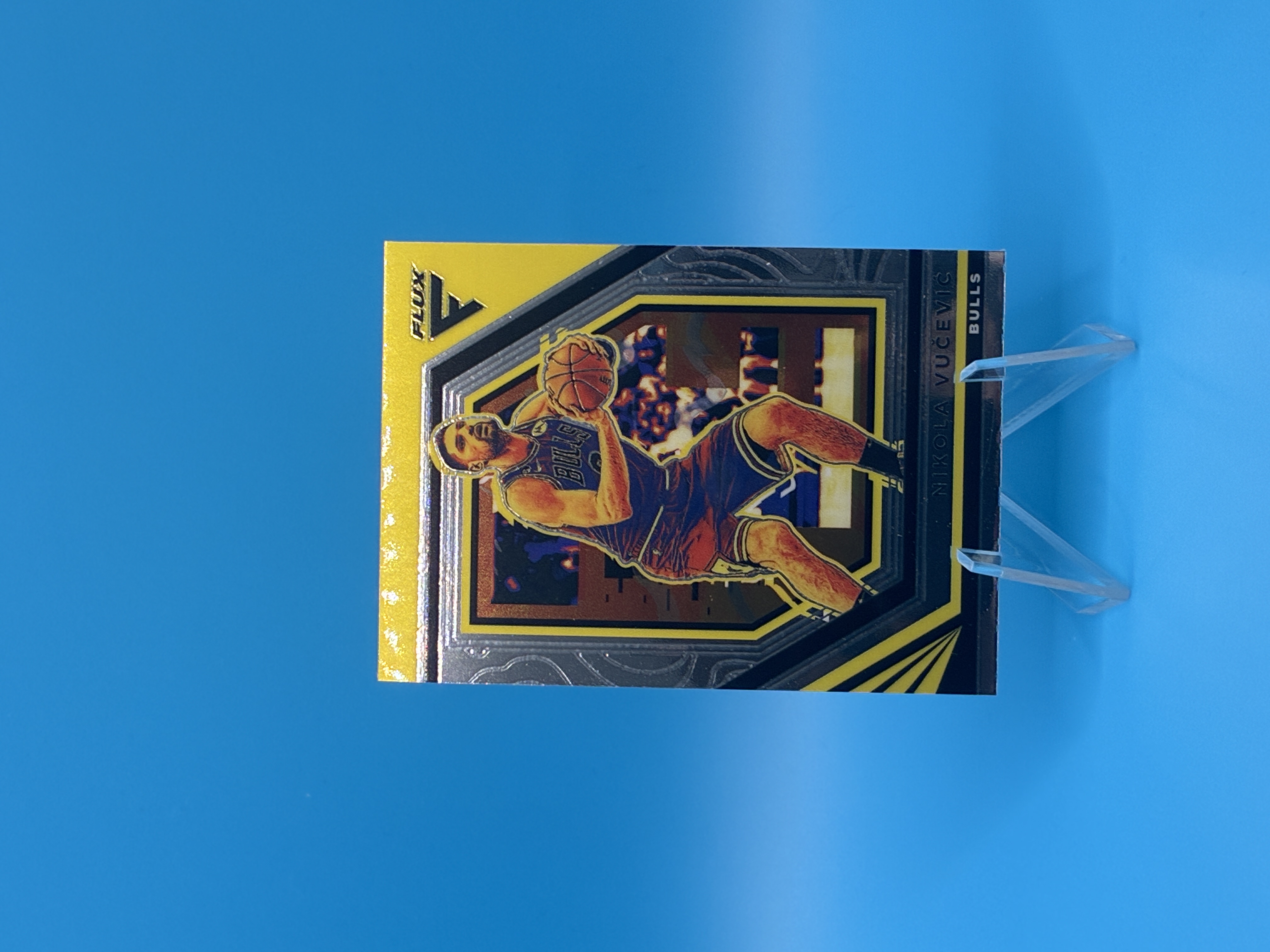 2022/2023 Panini Flux Nikola Vučević #8 Chicago Bulls – Vorderseite