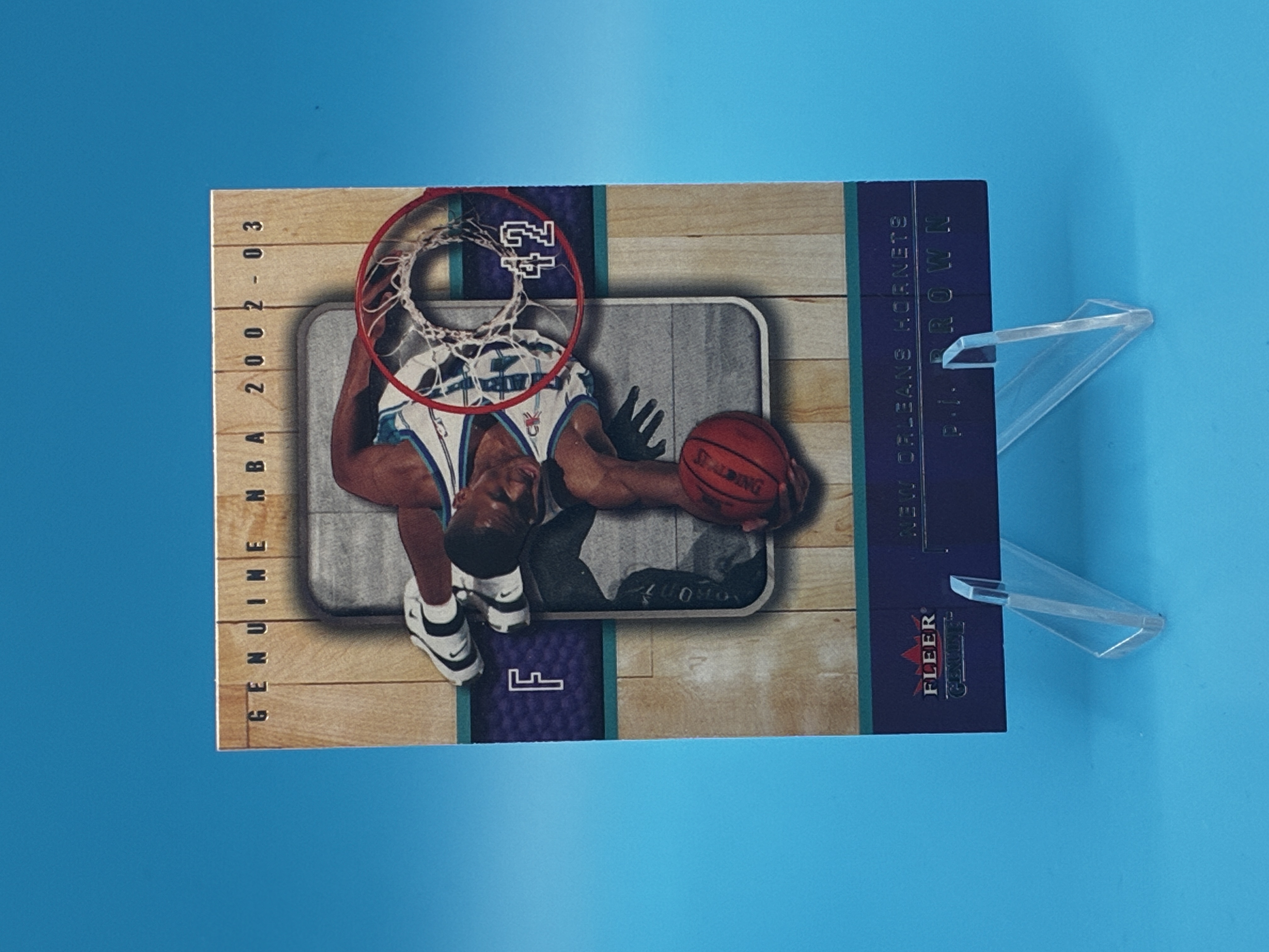 2002/2003 Fleer Genuine P.J. Brown #15 New Orleans Hornets – Vorderseite