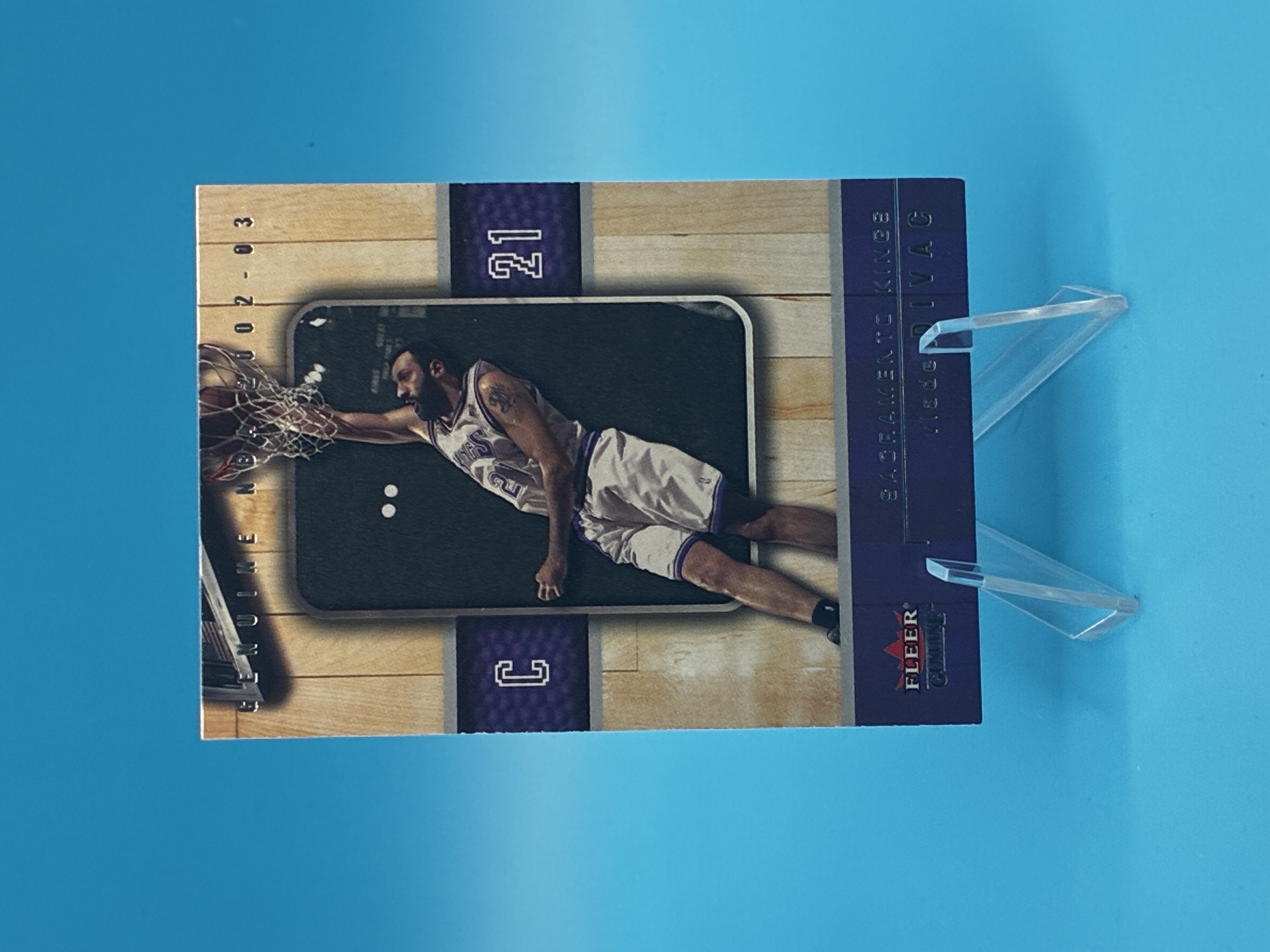 2002/2003 Fleer Genuine Vlade Divac #14 Sacramento Kings – Vorderseite