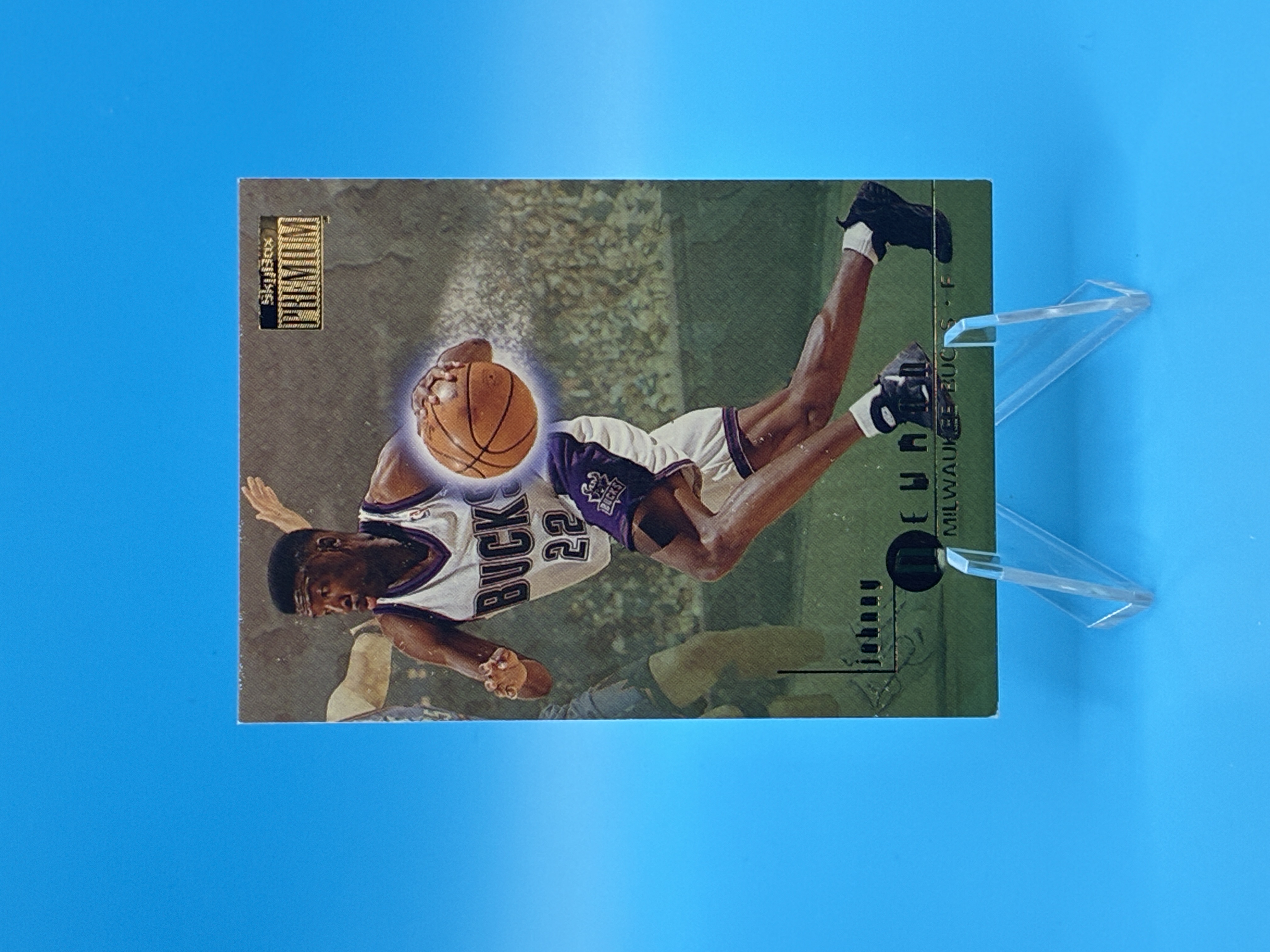 1996/1997 SkyBox Premium Johnny Newman #168 Milwaukee Bucks – Vorderseite