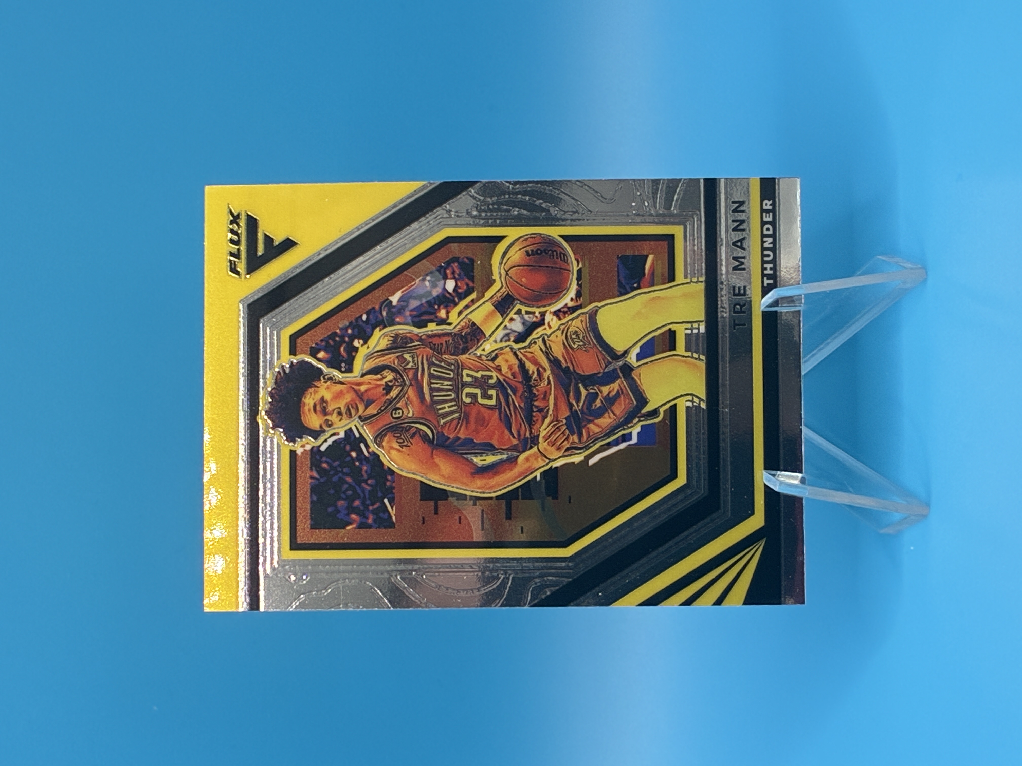 2022/2023 Panini Flux Tre Mann #121 Oklahoma City Thunder – Vorderseite