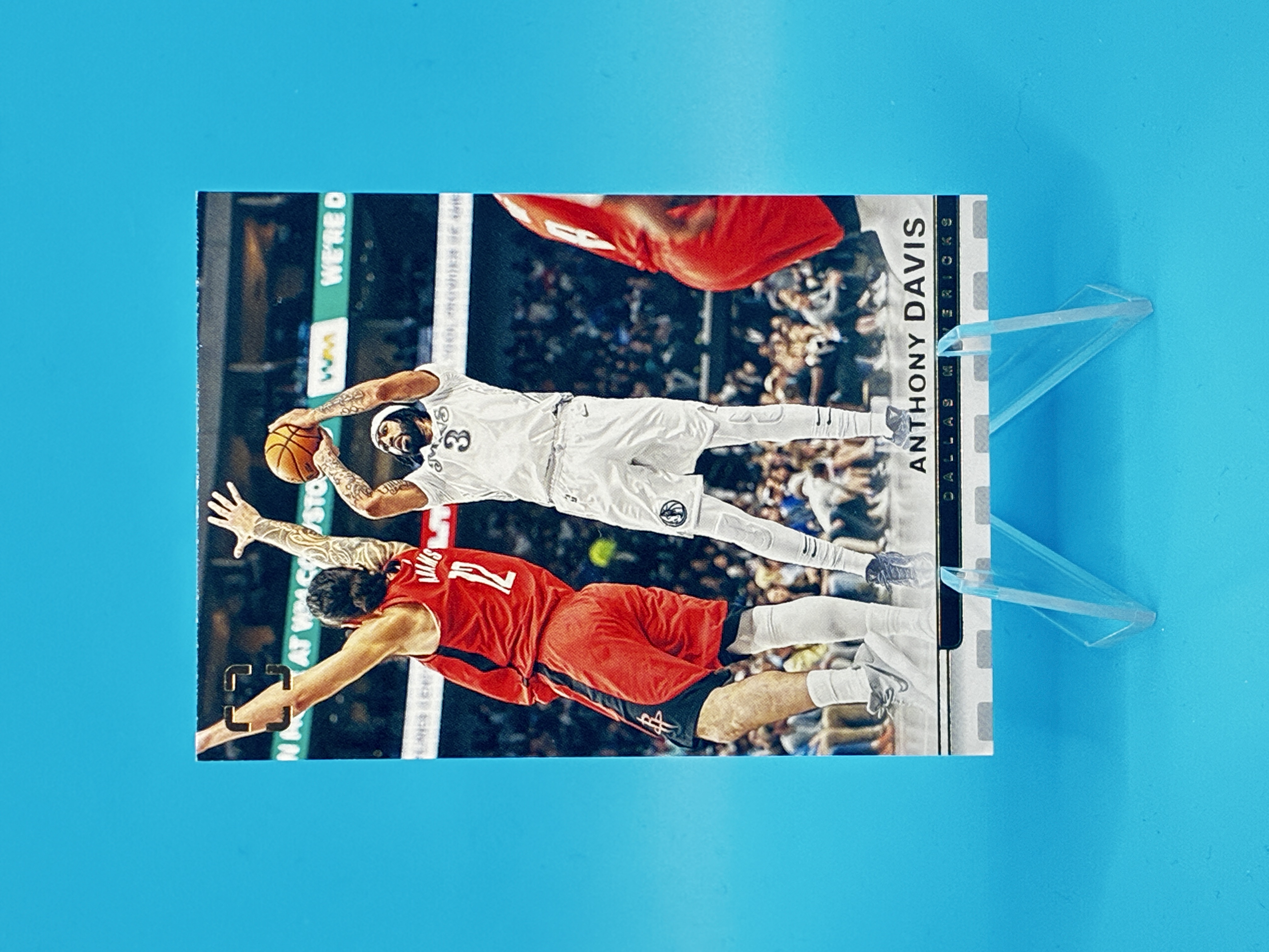 2024/2025 Panini Photogenic Anthony Davis #48 Dallas Mavericks – Vorderseite