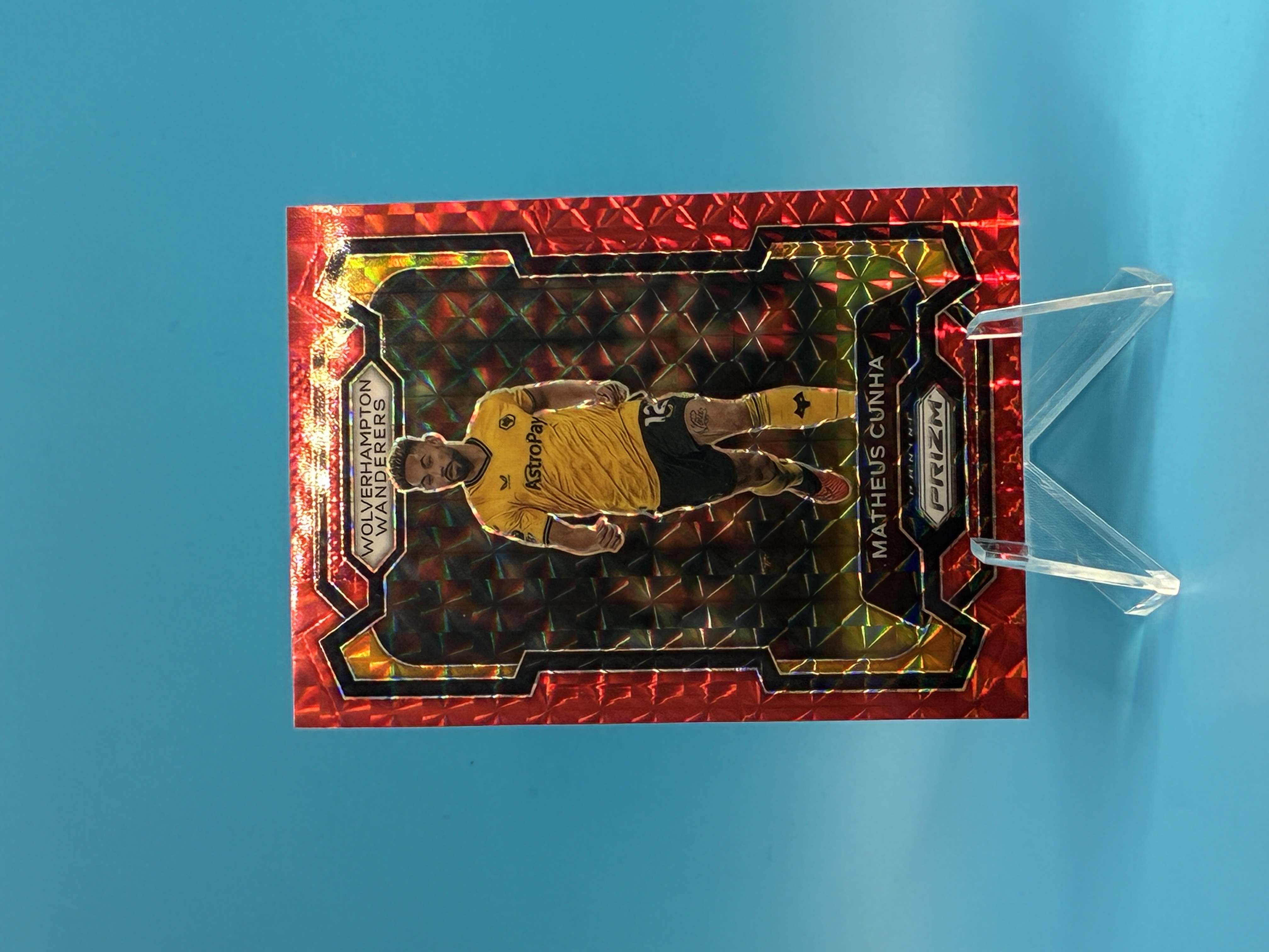 2023/2024 Panini Prizm Matheus Cunha Red Ice Prizm #210 Wolverhampton Wanderers – Vorderseite