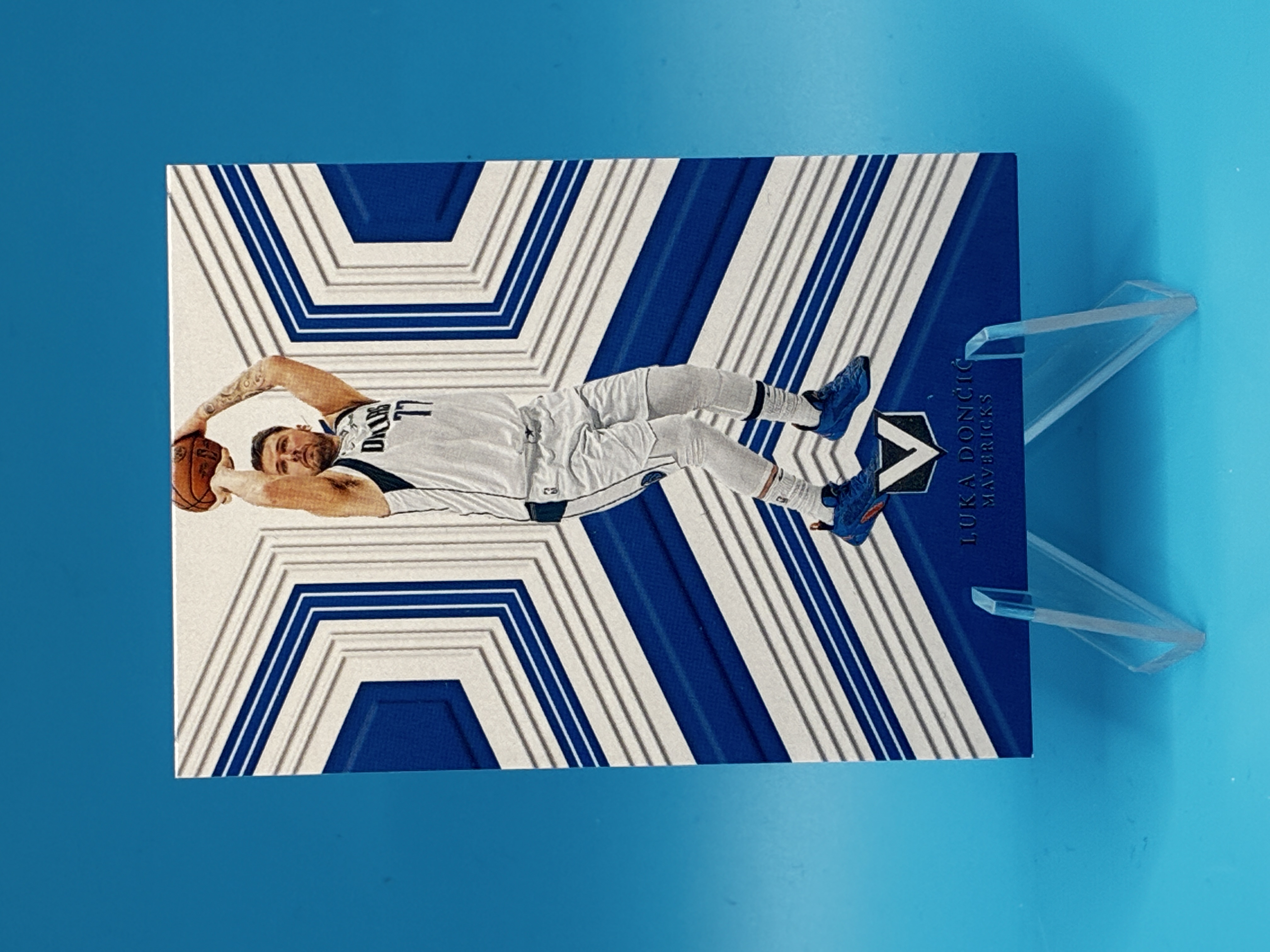 2022/2023 Panini Chronicles Vertex Luka Dončić #175 Dallas Mavericks – Vorderseite