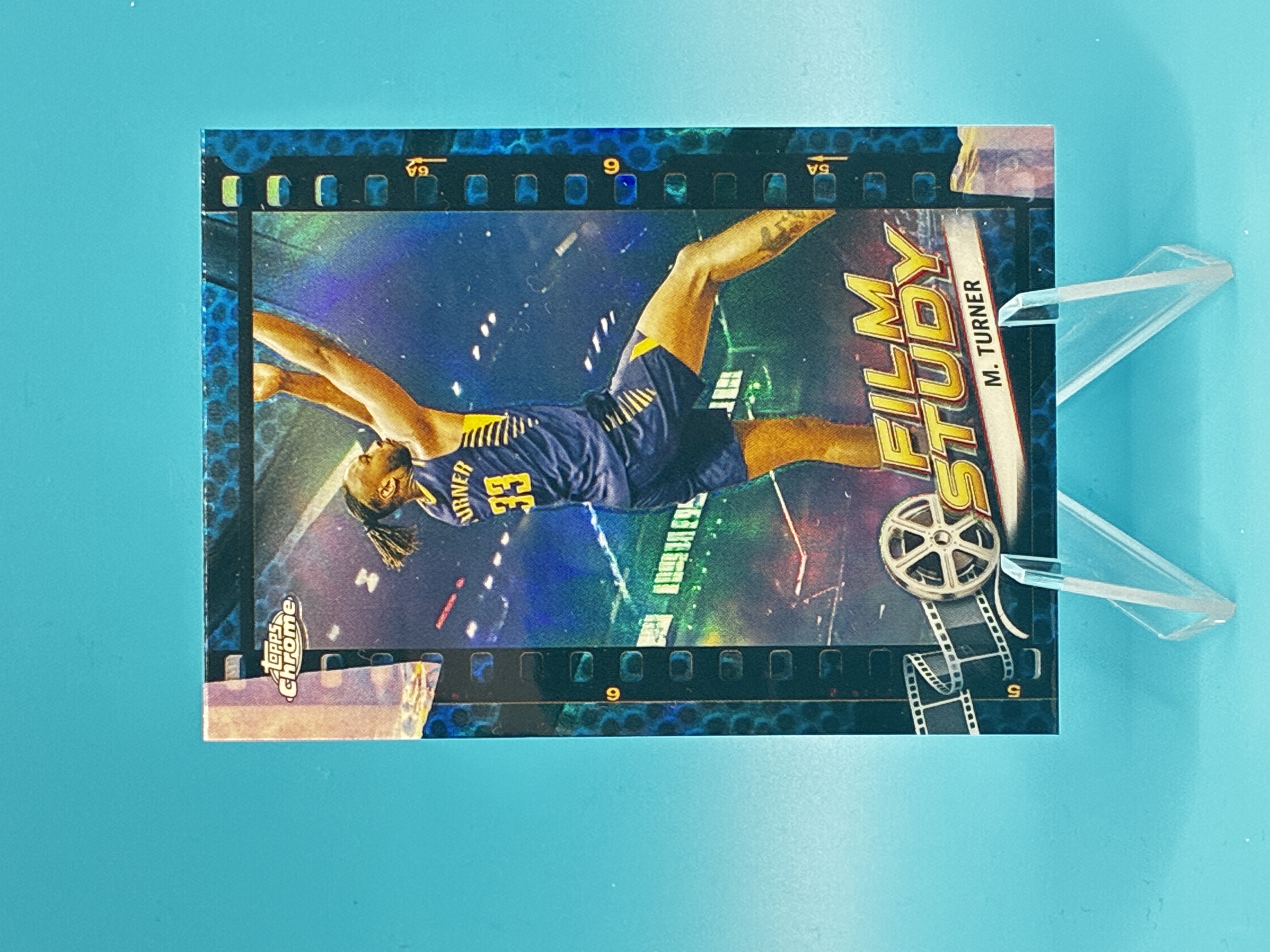 2023/2024 Topps Chrome Myles Turner Blue Film Study #FS-9 Indiana Pacers – Vorderseite