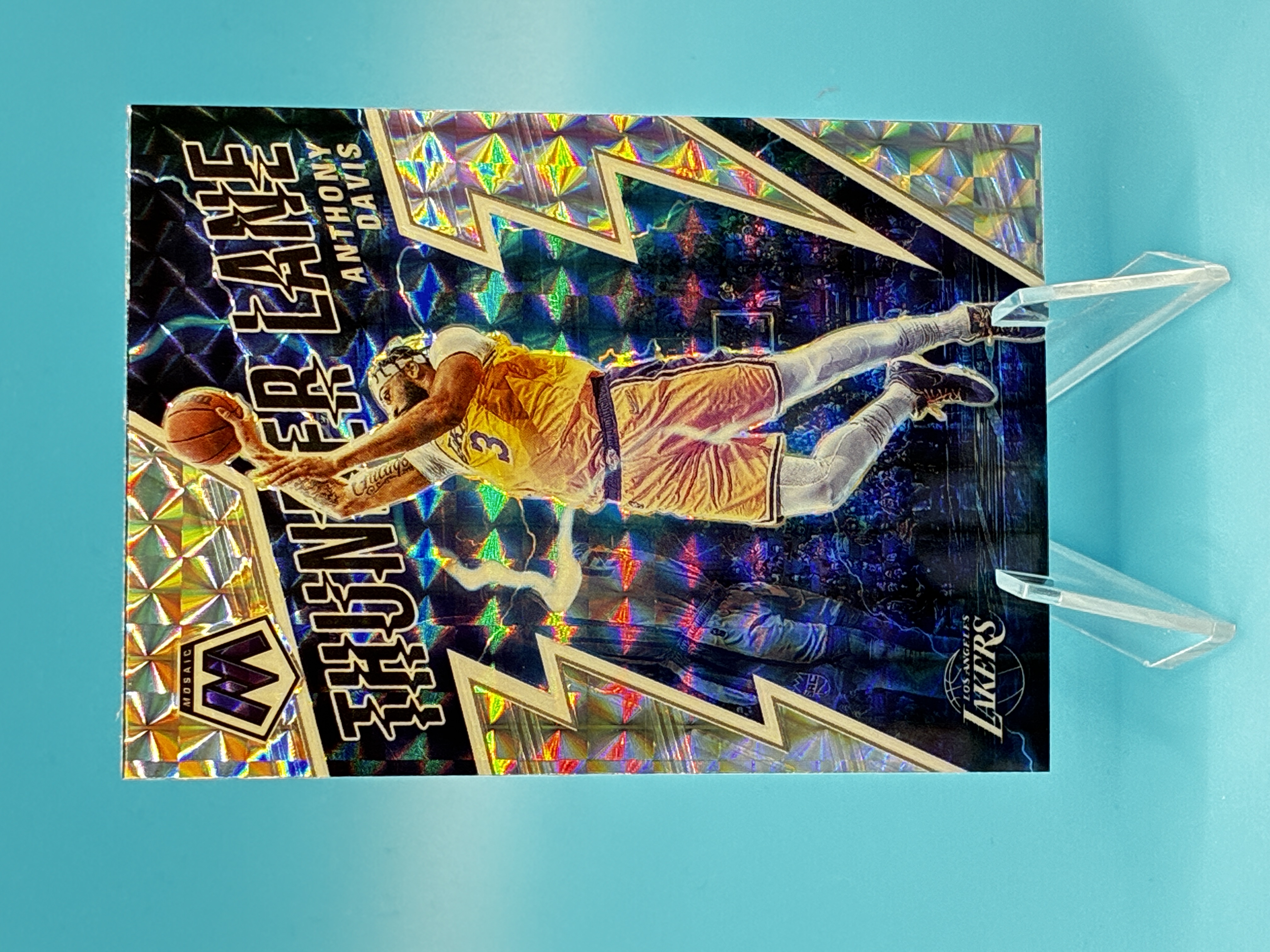 2021/2022 Panini Mosaic Anthony Davis Prizm Thunder Lane #3 Los Angeles Lakers – Vorderseite