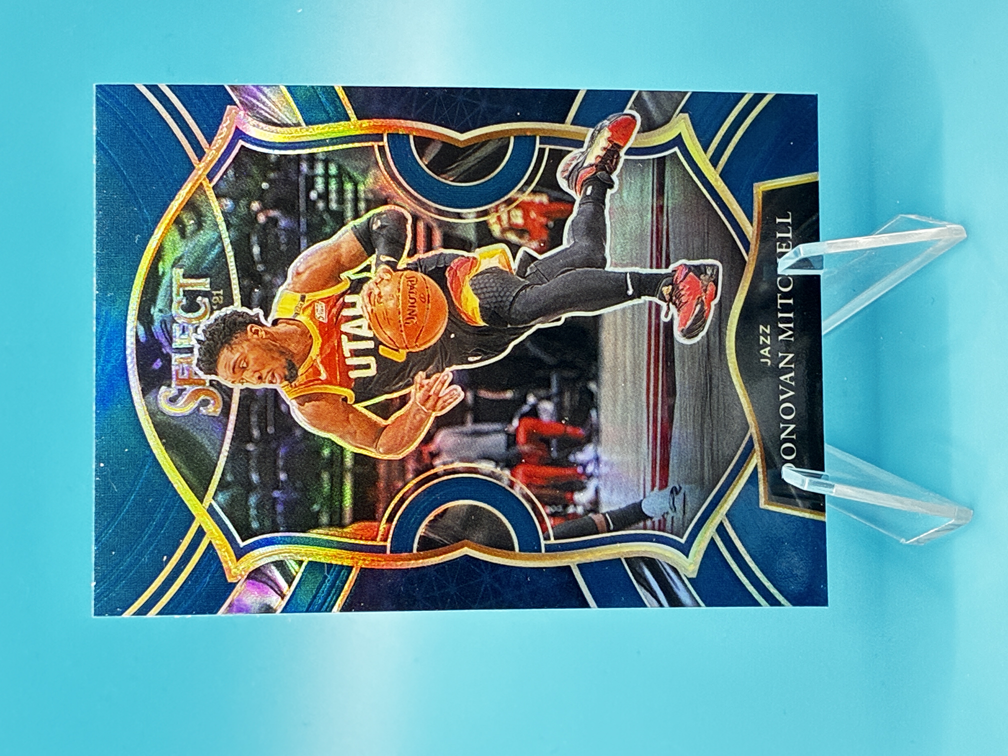 2020/2021 Panini Select Donovan Mitchell Blue Concourse #27 Utah Jazz – Vorderseite