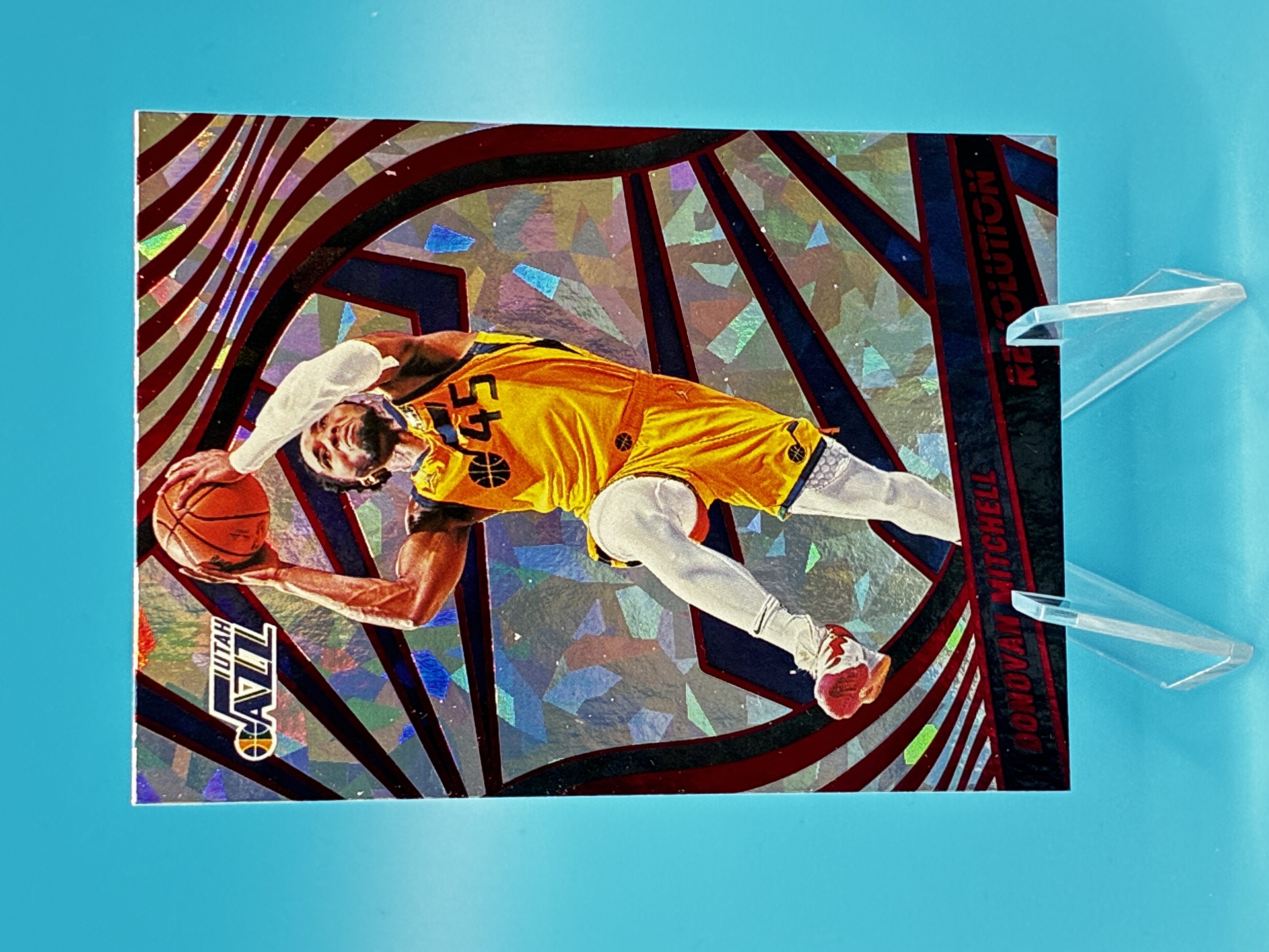 2021/2022 Panini Revolution Donovan Mitchell New Year #60 Utah Jazz – Vorderseite