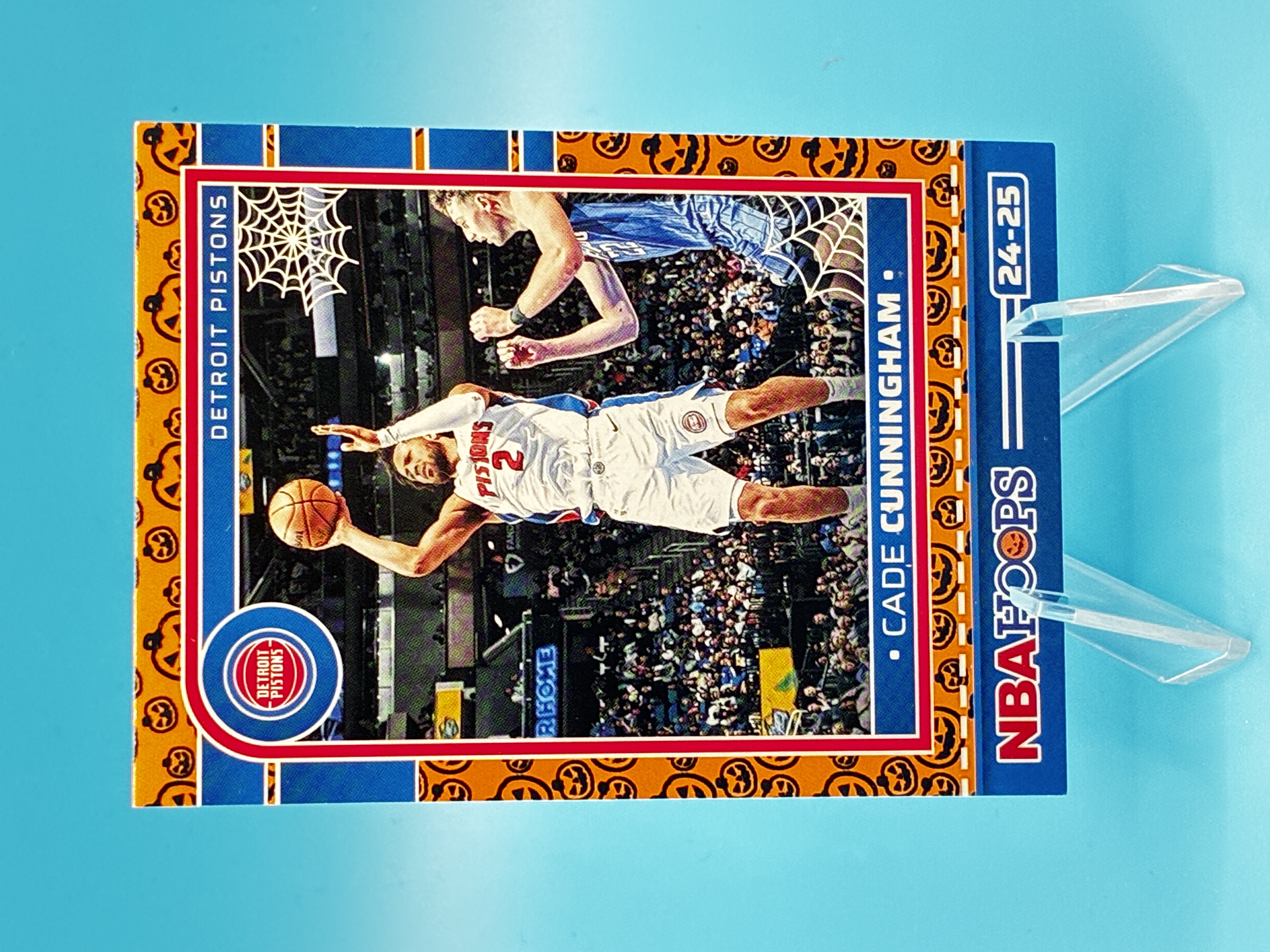 2024/2025 Panini Haunted Hoops Cade Cunningham Pumpkin #209 Detroit Pistons – Vorderseite