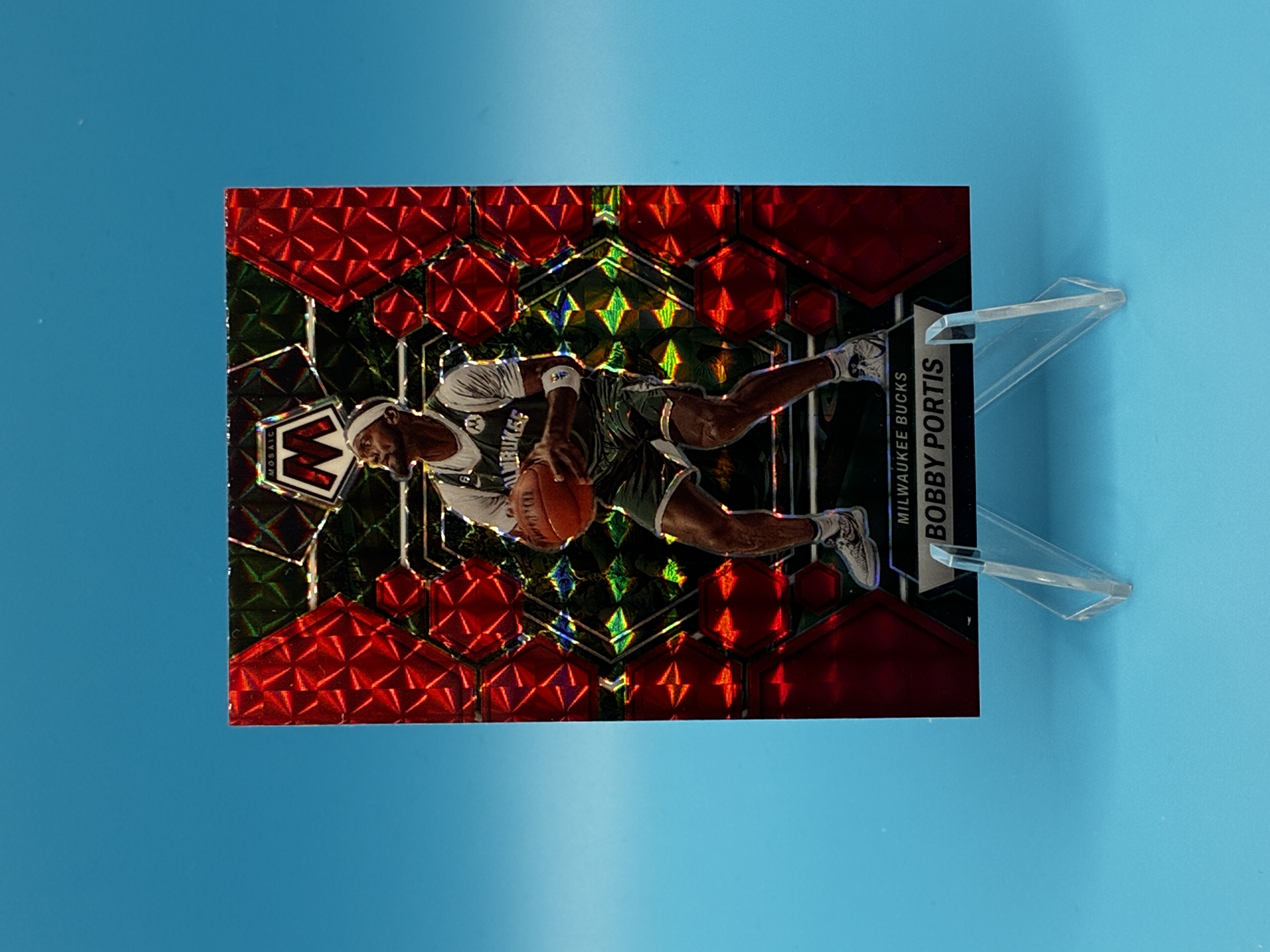 2022/2023 Panini Mosaic Bobby Portis Red Green #94 Milwaukee Bucks – Vorderseite