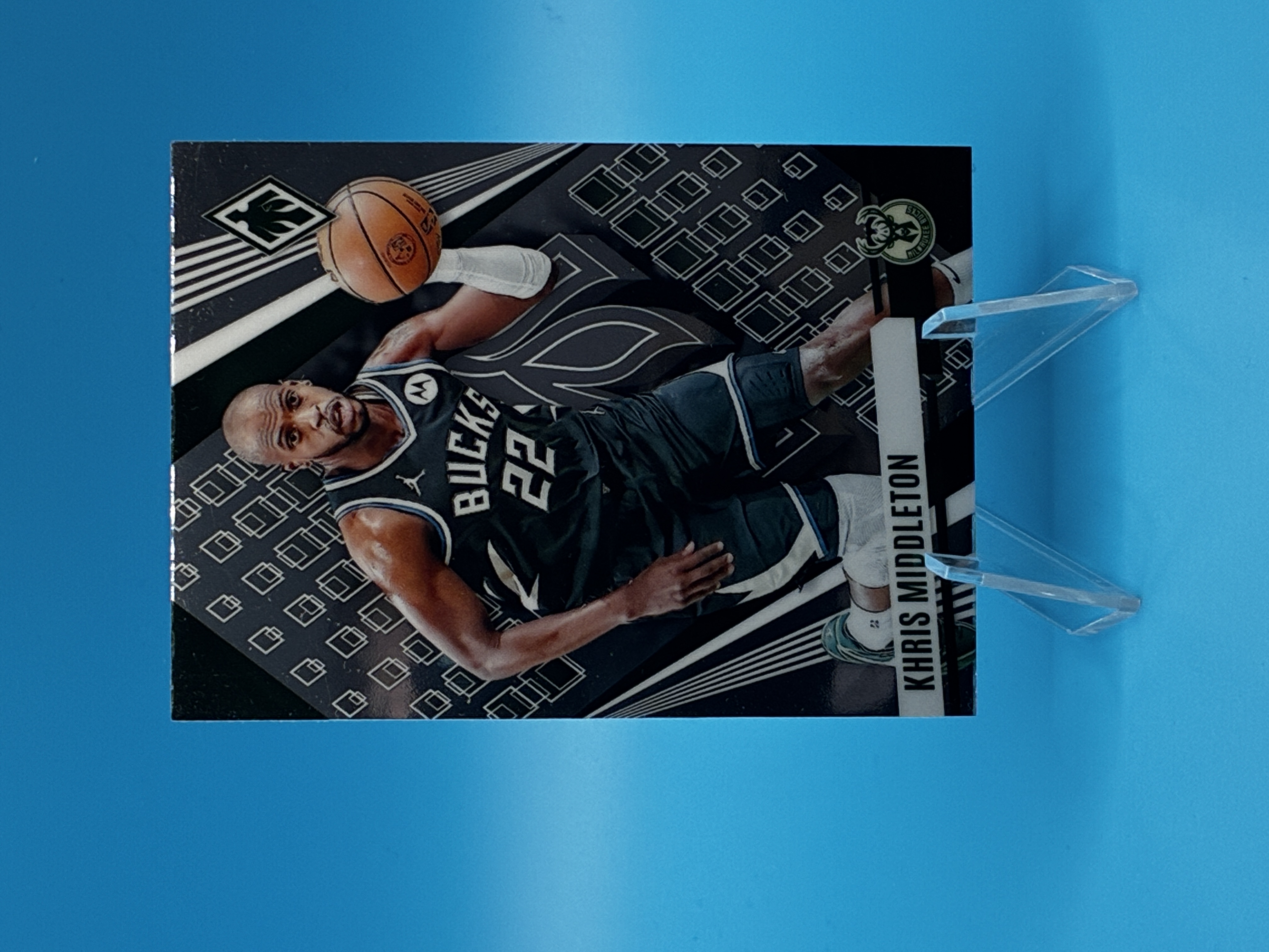 2023/2024 Panini Phoenix Khris Middleton #199 Milwaukee Bucks – Vorderseite