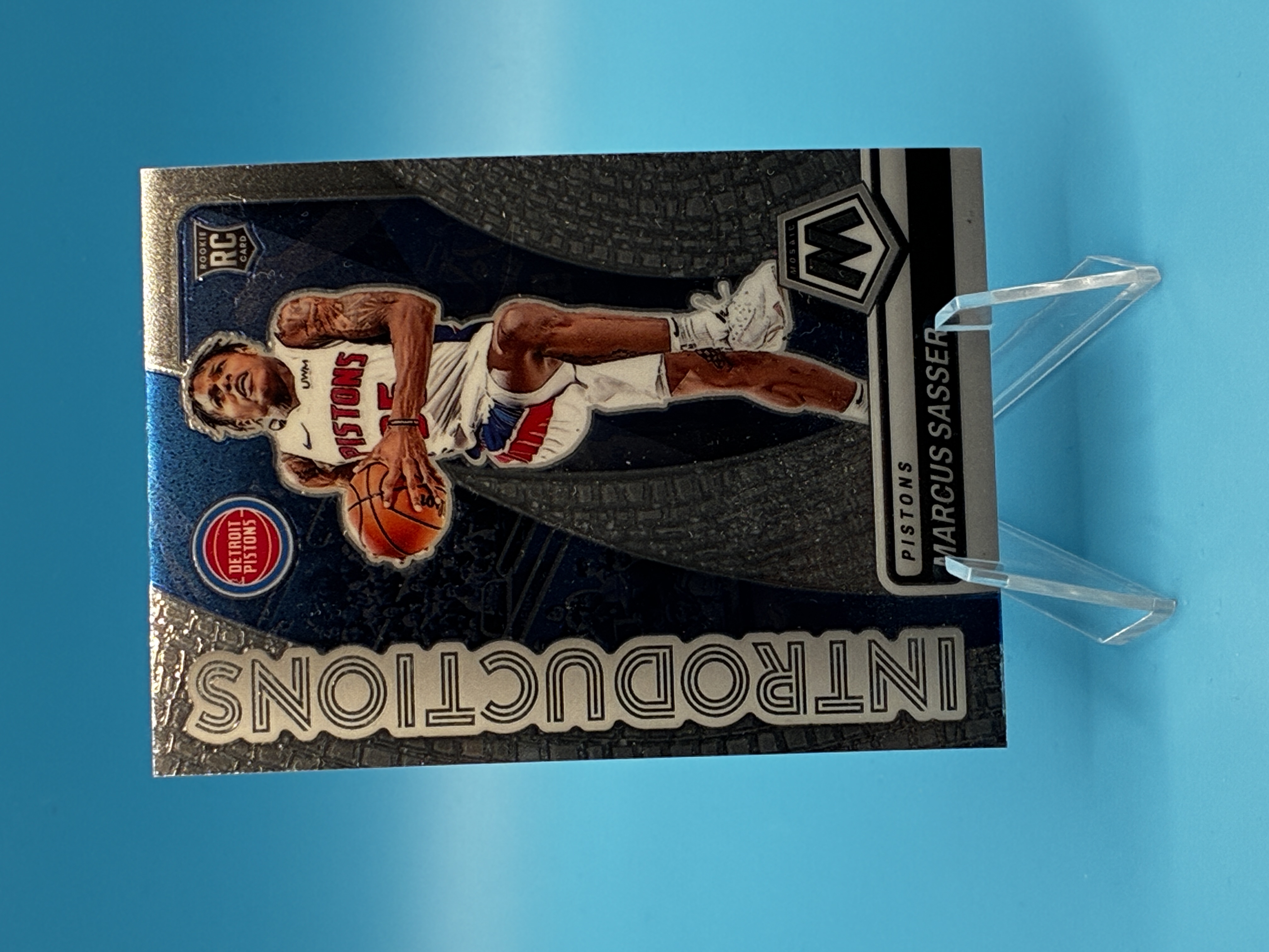 2023/2024 Panini Mosaic Marcus Sasser Introductions #4 Detroit Pistons – Vorderseite