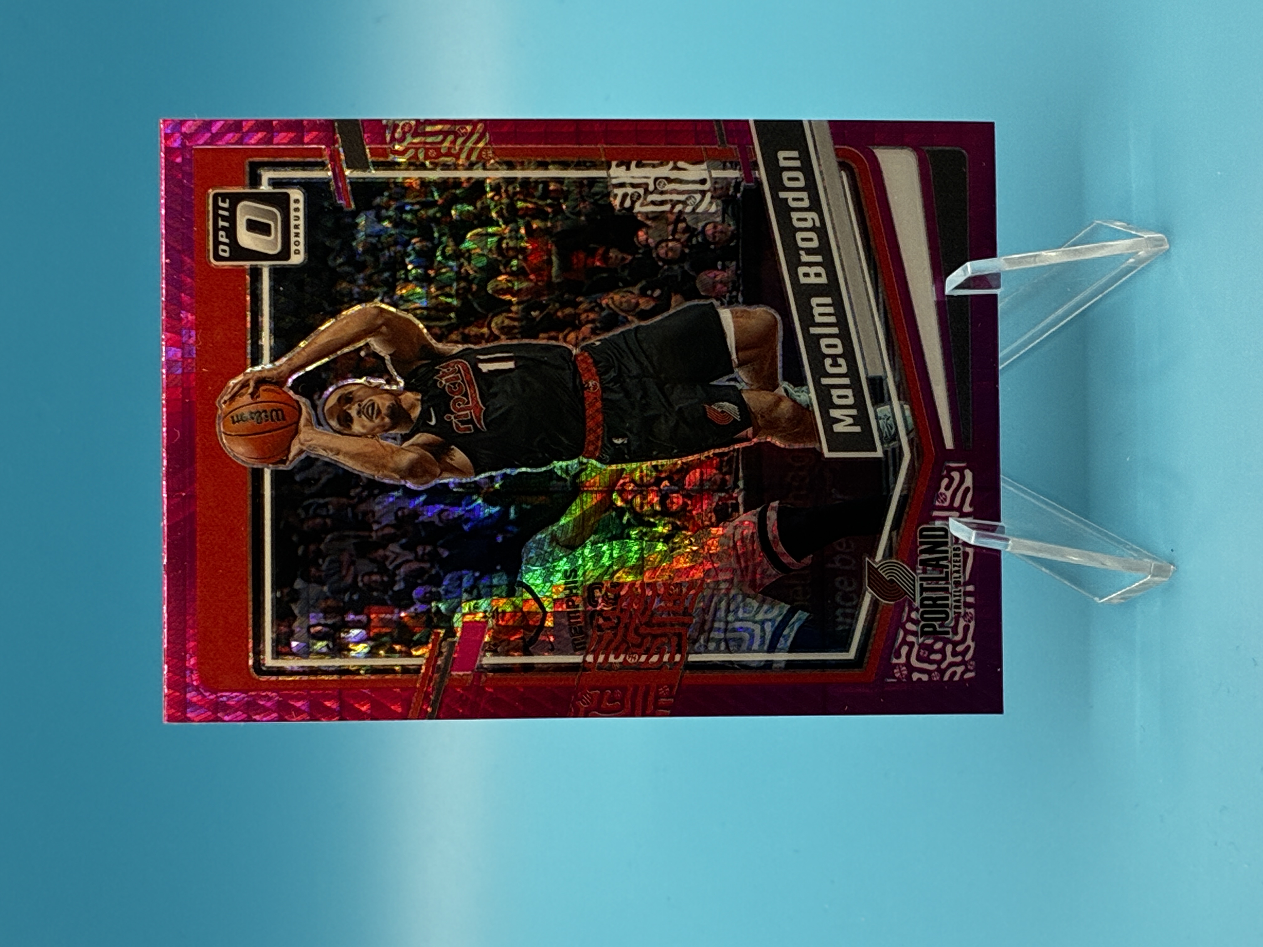 2023/2024 Panini Donruss Optic Malcolm Brogdon Pink Velocity #75 Portland Trail Blazers – Vorderseite