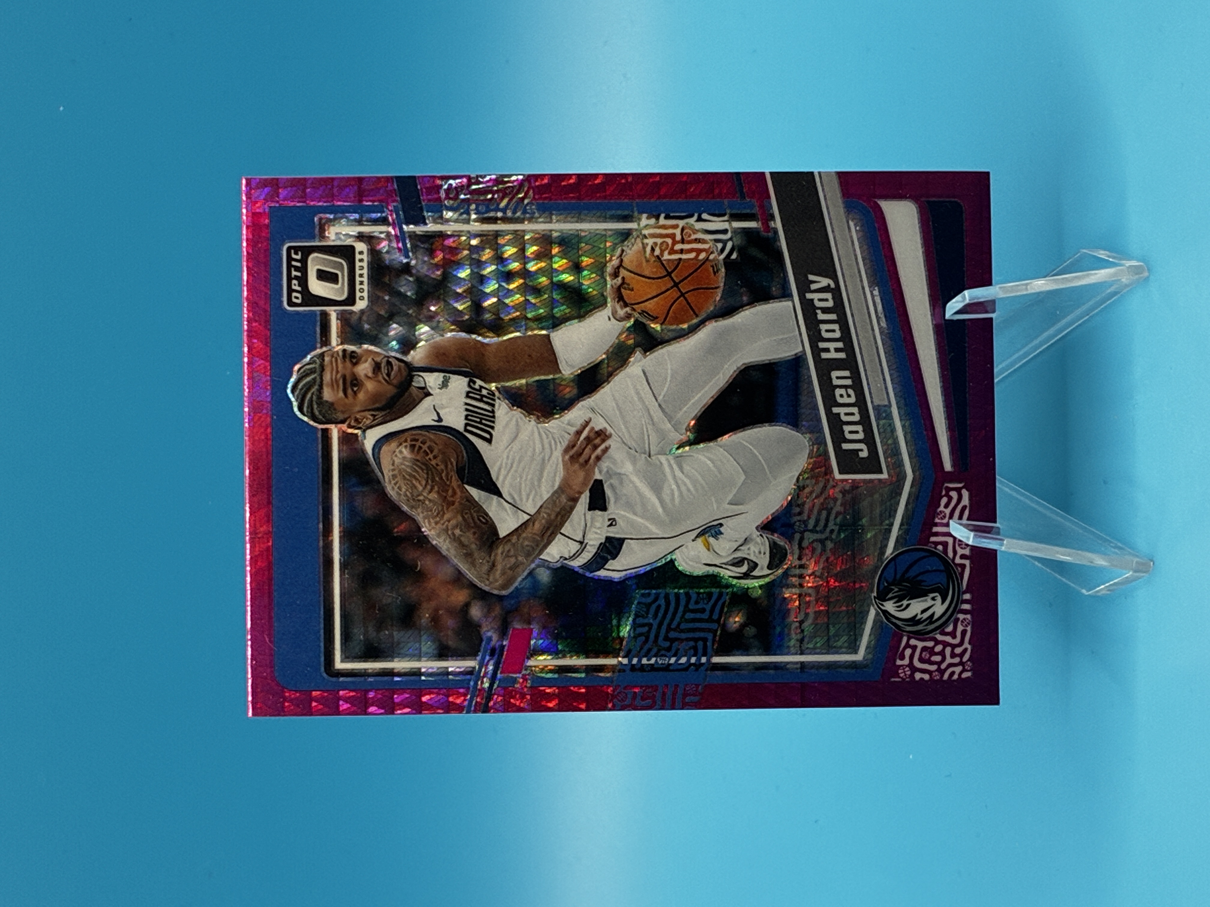 2023/2024 Panini Optic Jaden Hardy Pink Velocity #55 Dallas Mavericks – Vorderseite