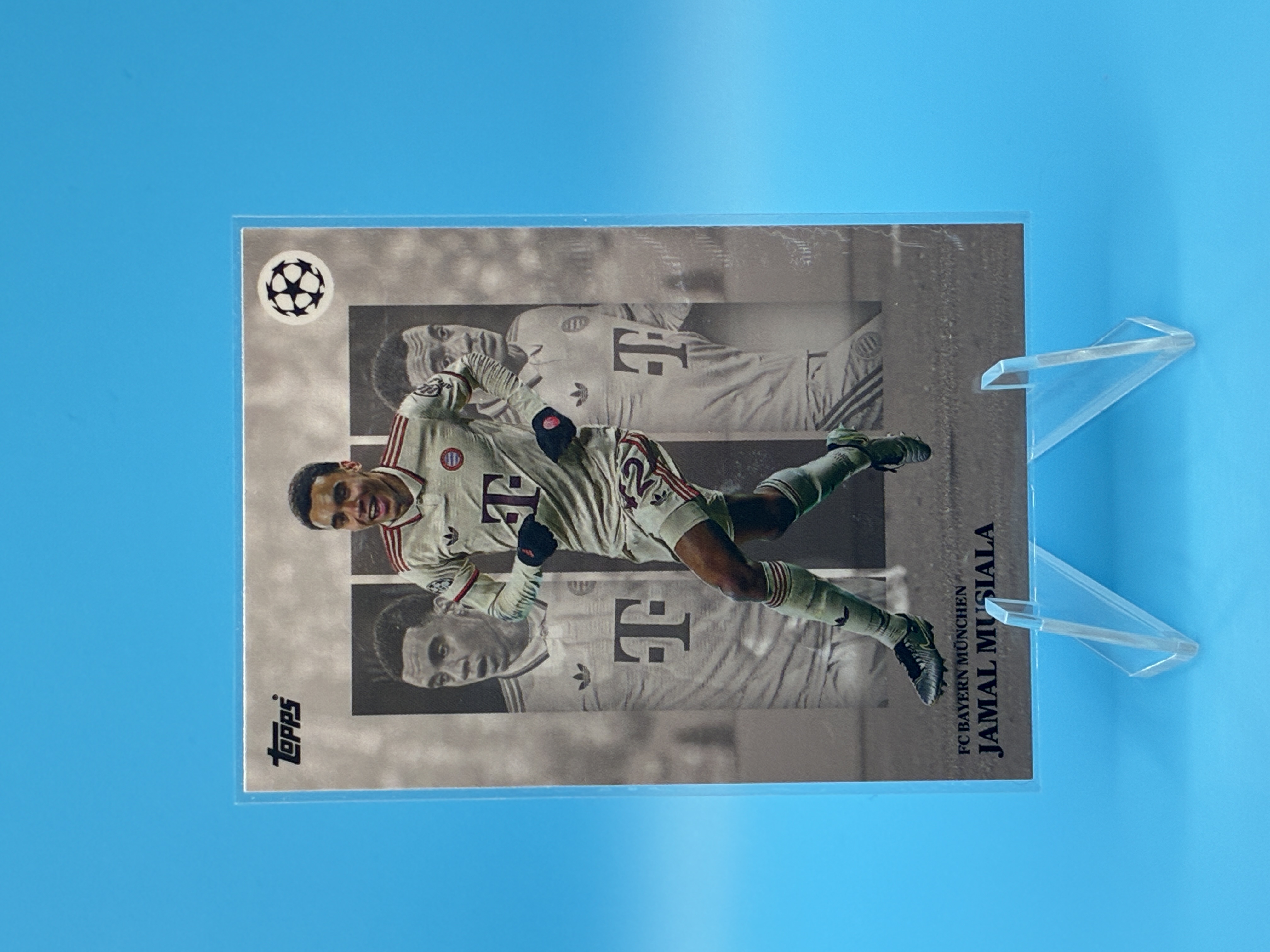 2025/2026 Topps Simplicidad Jamal Musiala FC Bayern München – Vorderseite