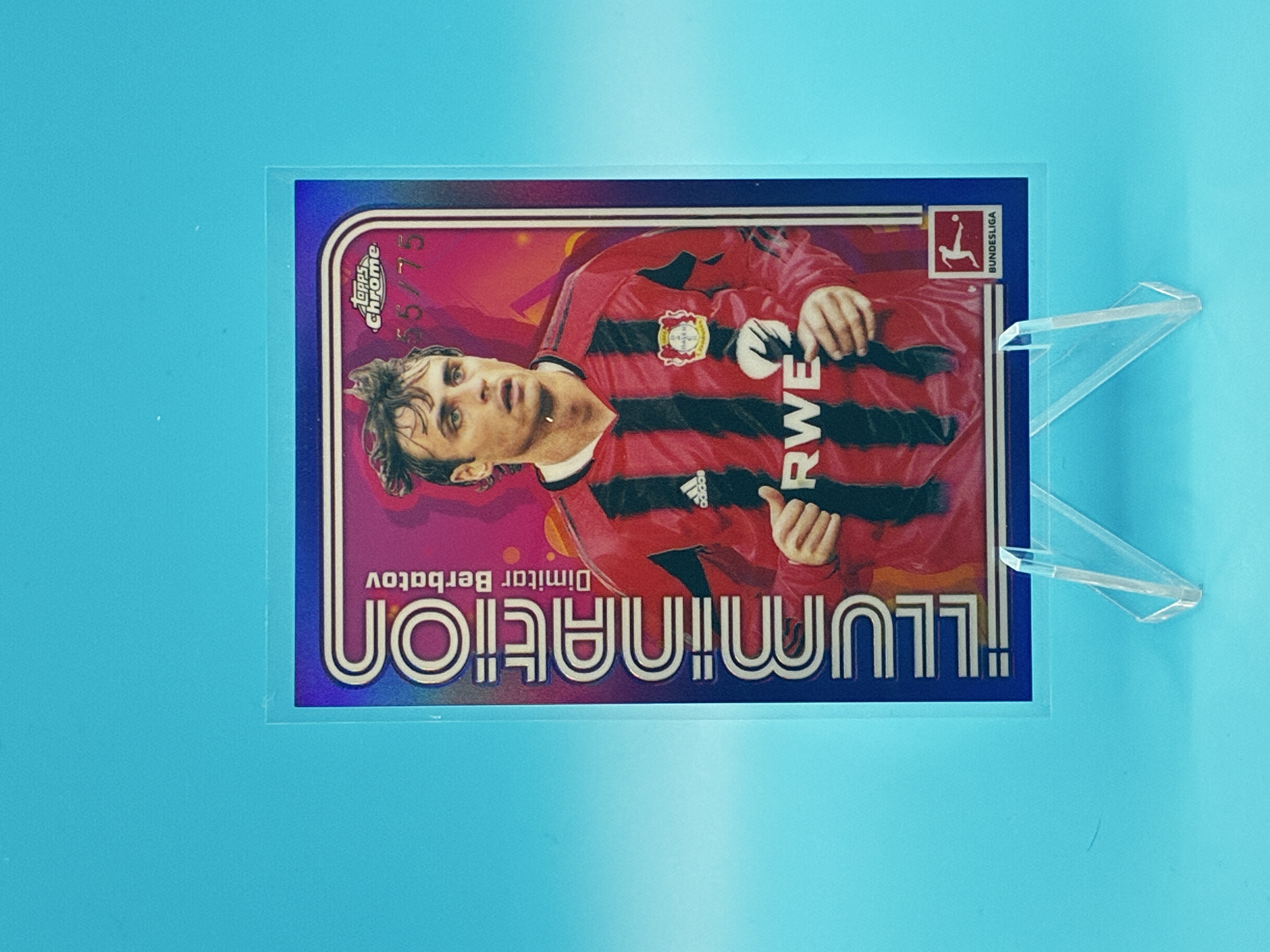 2025/2026 Topps Chrome Dimitar Berbatov Illumination 55/75 #ILU-14 Bayer 04 Leverkusen – Vorderseite