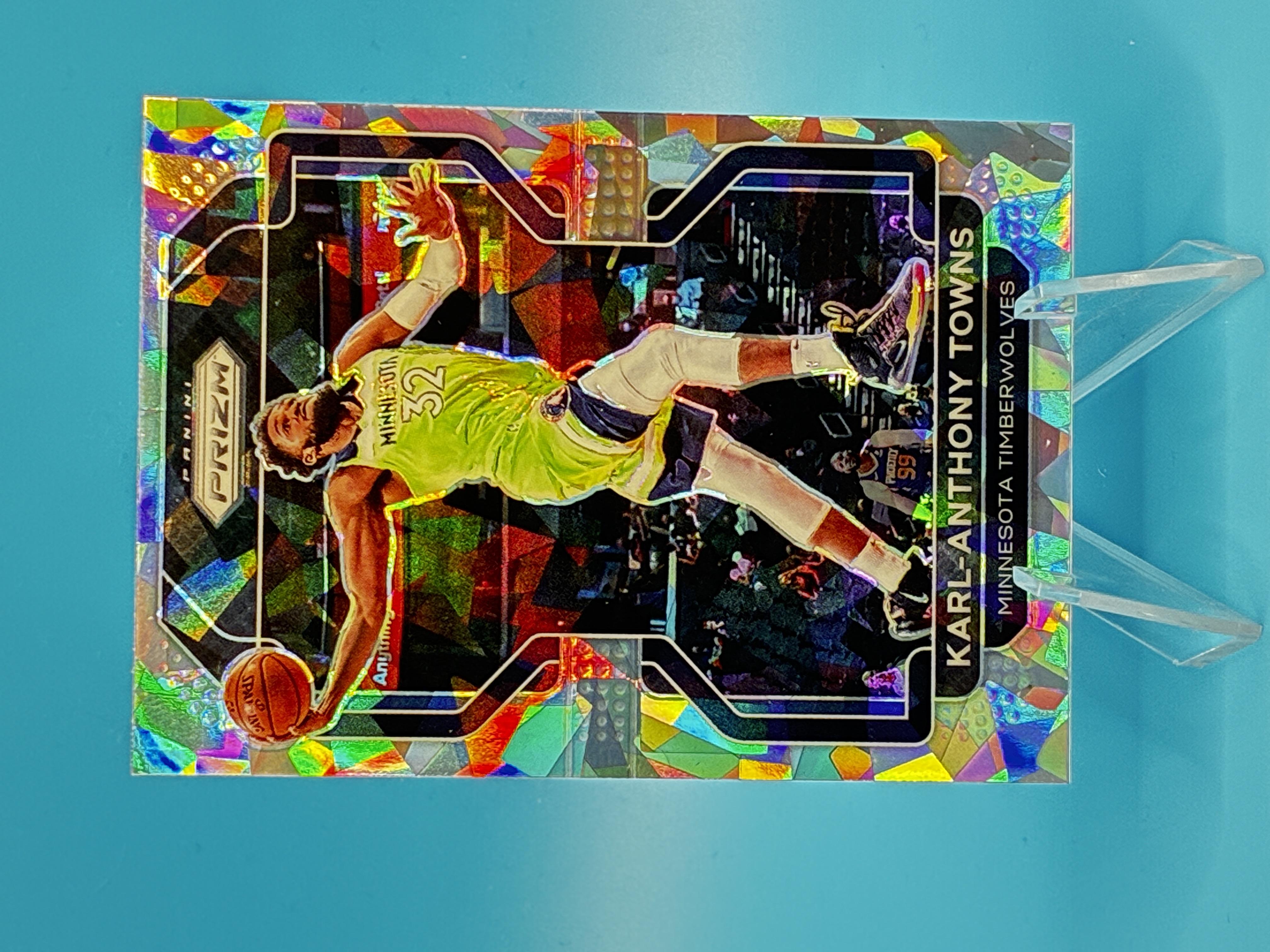 2021/2022 Panini Prizm Karl-Anthony Towns Cracked Ice #157 Minnesota Timberwolves – Vorderseite