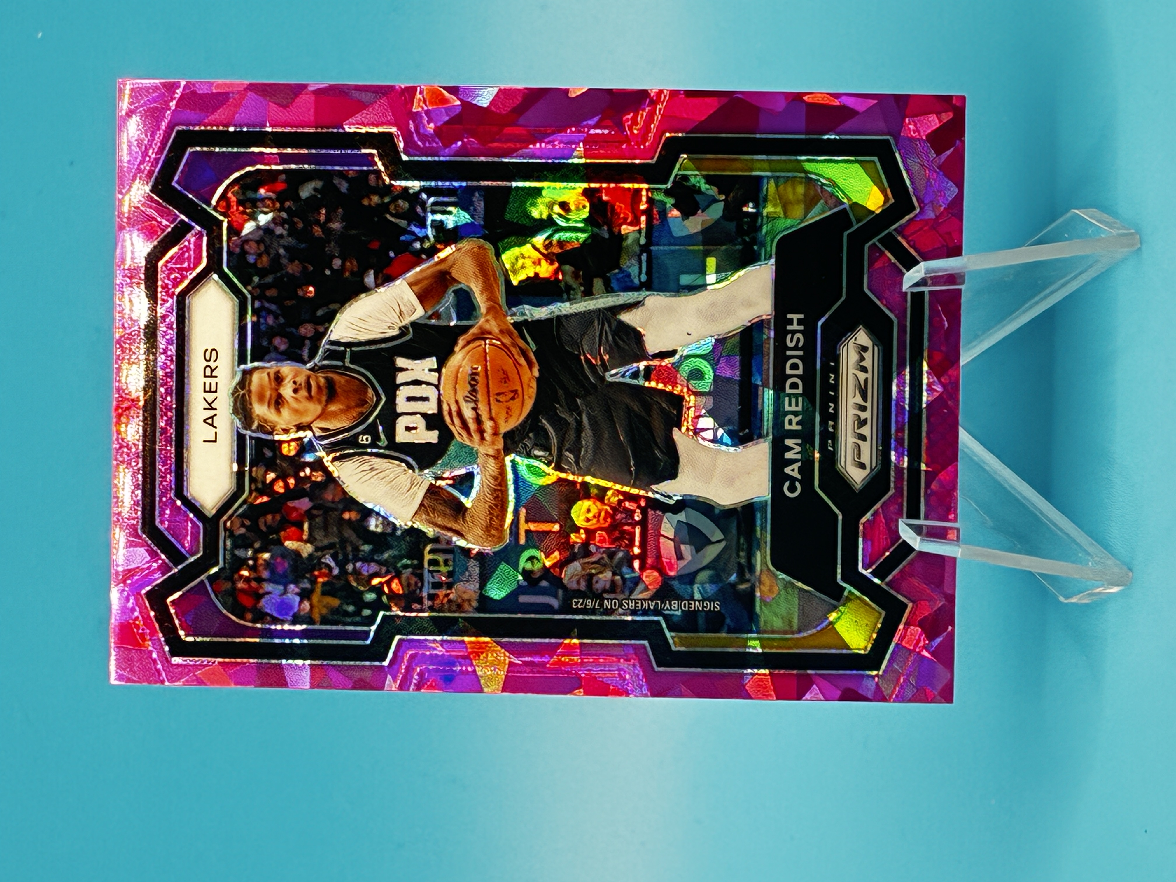 2023/2024 Panini Prizm Cam Reddish Pink Cracked Ice #230 Los Angeles Lakers – Vorderseite