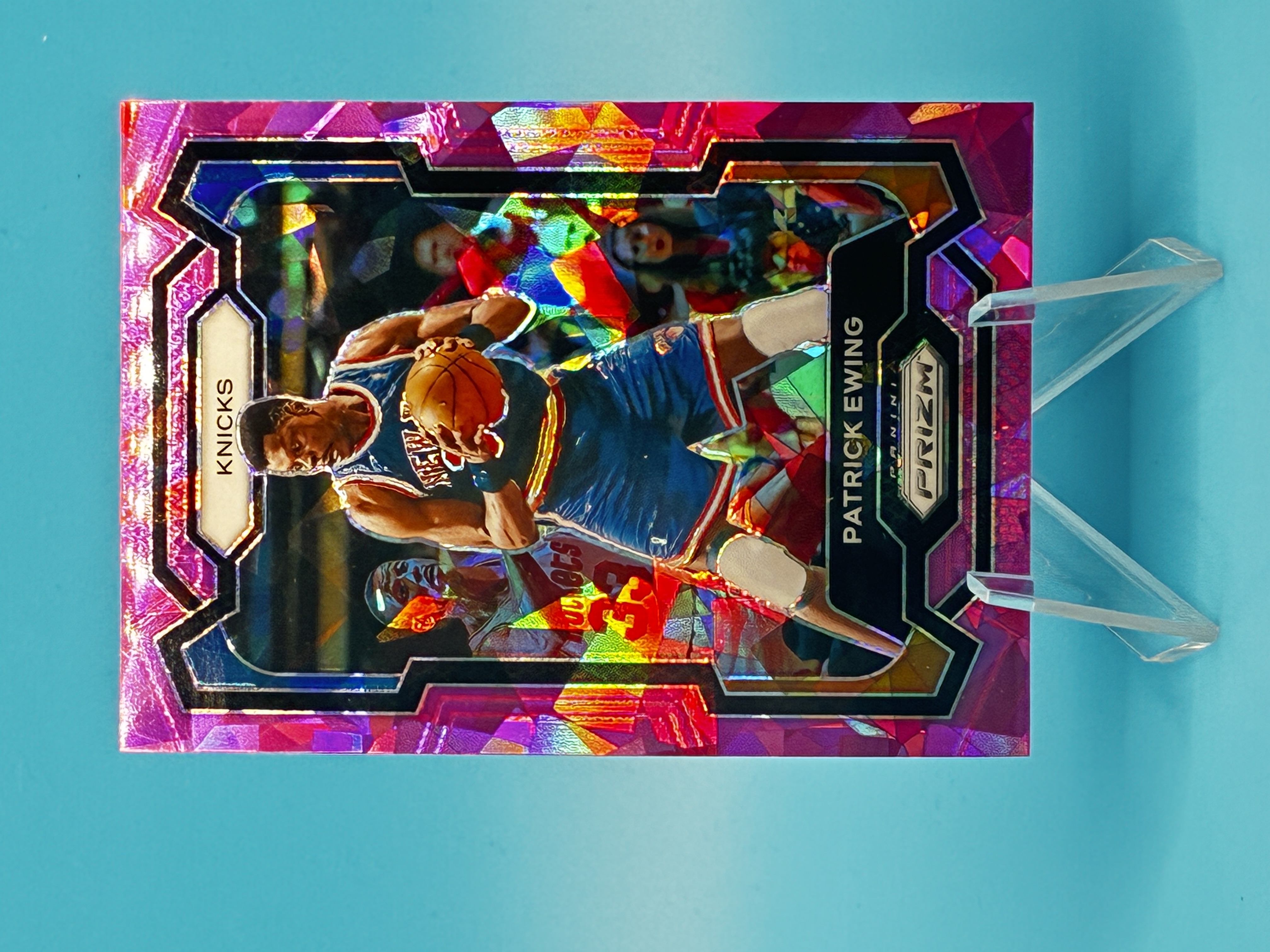 2023/2024 Panini Prizm Patrick Ewing Pink Cracked Ice #188 New York Knicks – Vorderseite